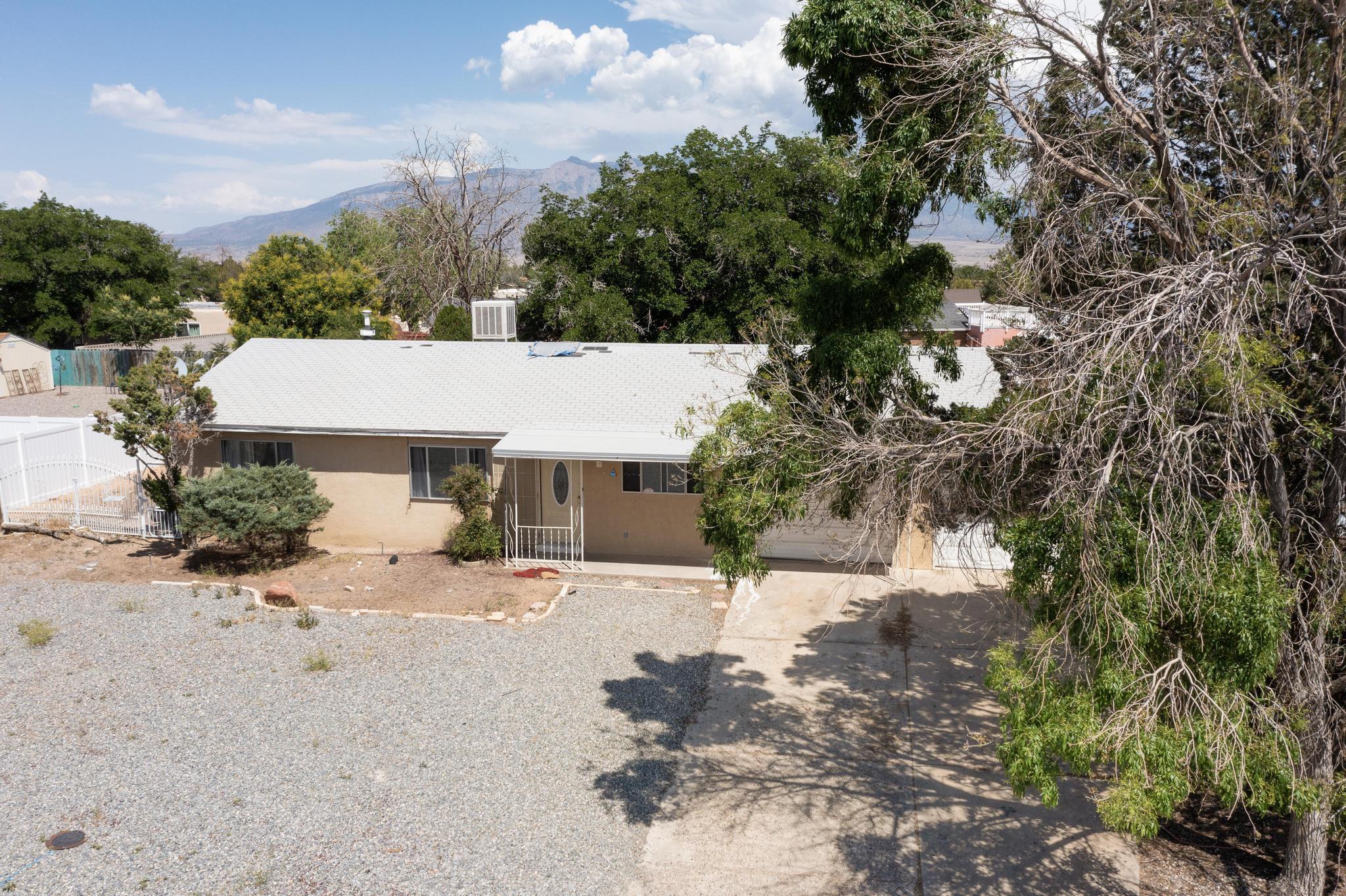 802 Gral Trevino Drive, Rio Rancho, New Mexico image 1