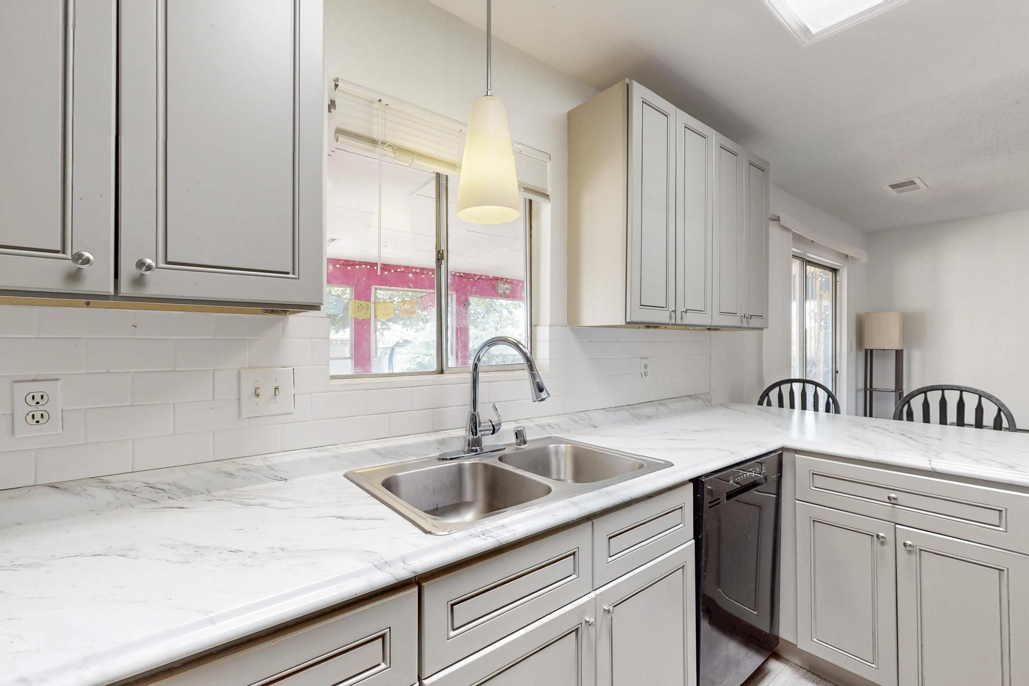 802 Gral Trevino Drive, Rio Rancho, New Mexico image 22