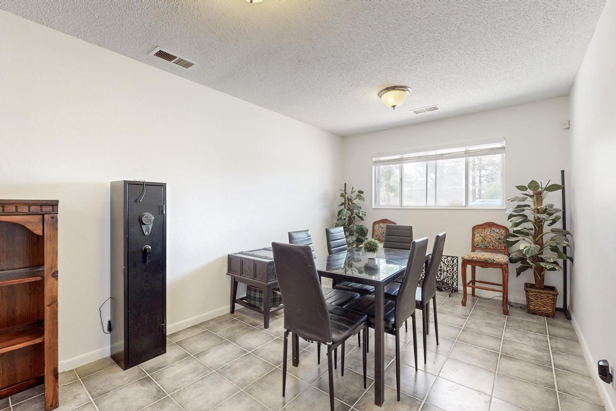802 Gral Trevino Drive, Rio Rancho, New Mexico image 17