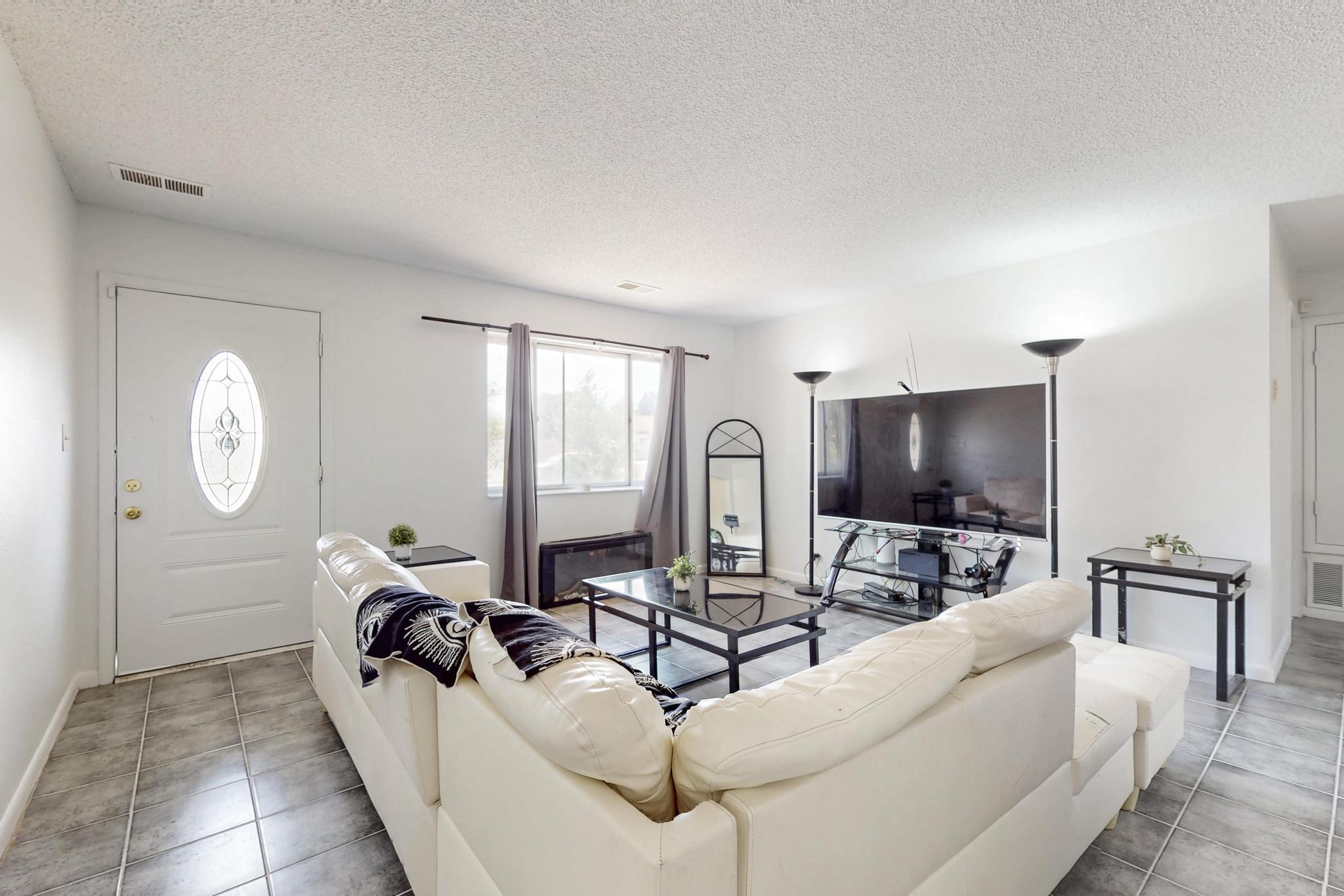 802 Gral Trevino Drive, Rio Rancho, New Mexico image 14