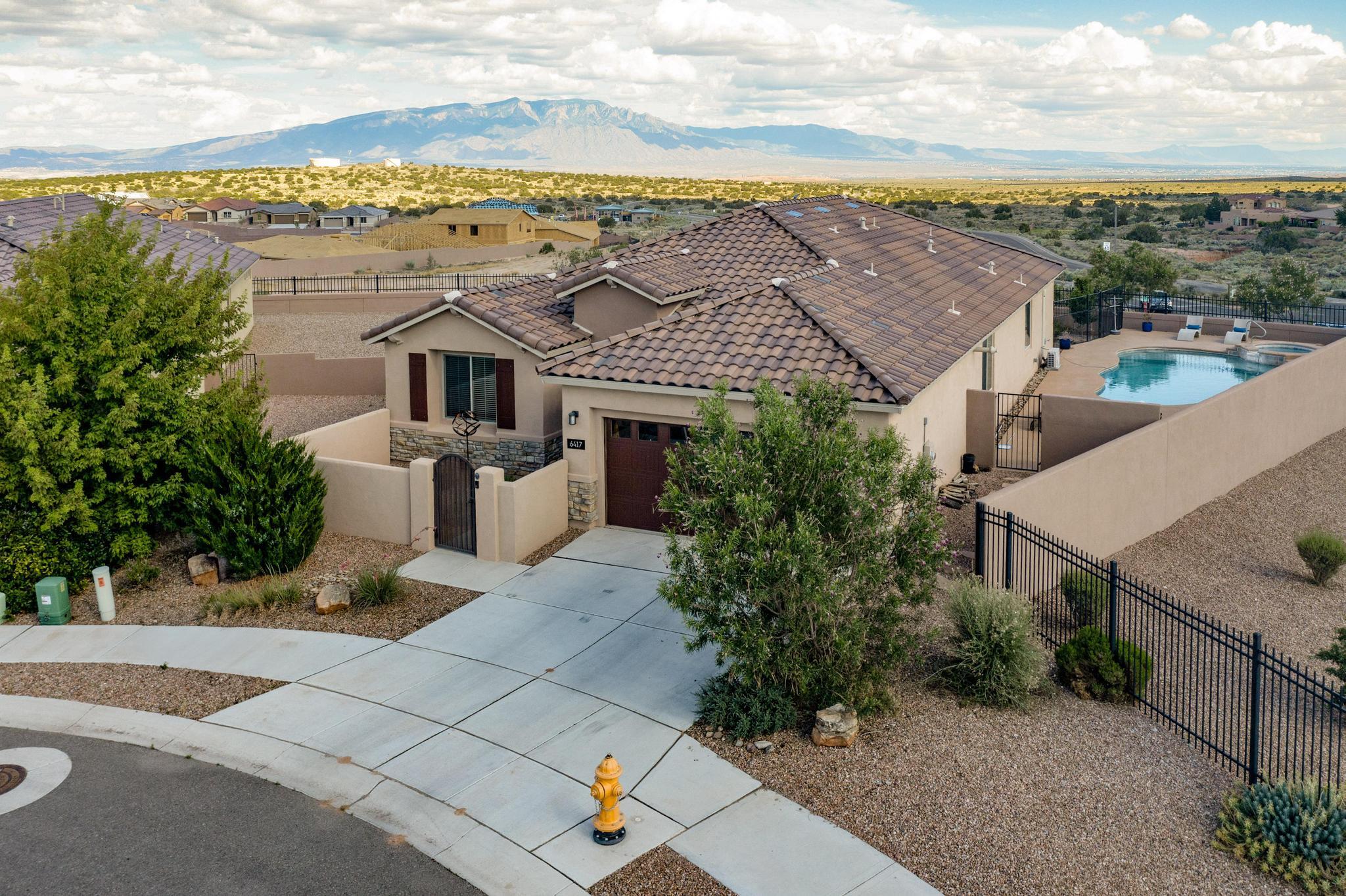 6417 KINGS CANYON NE