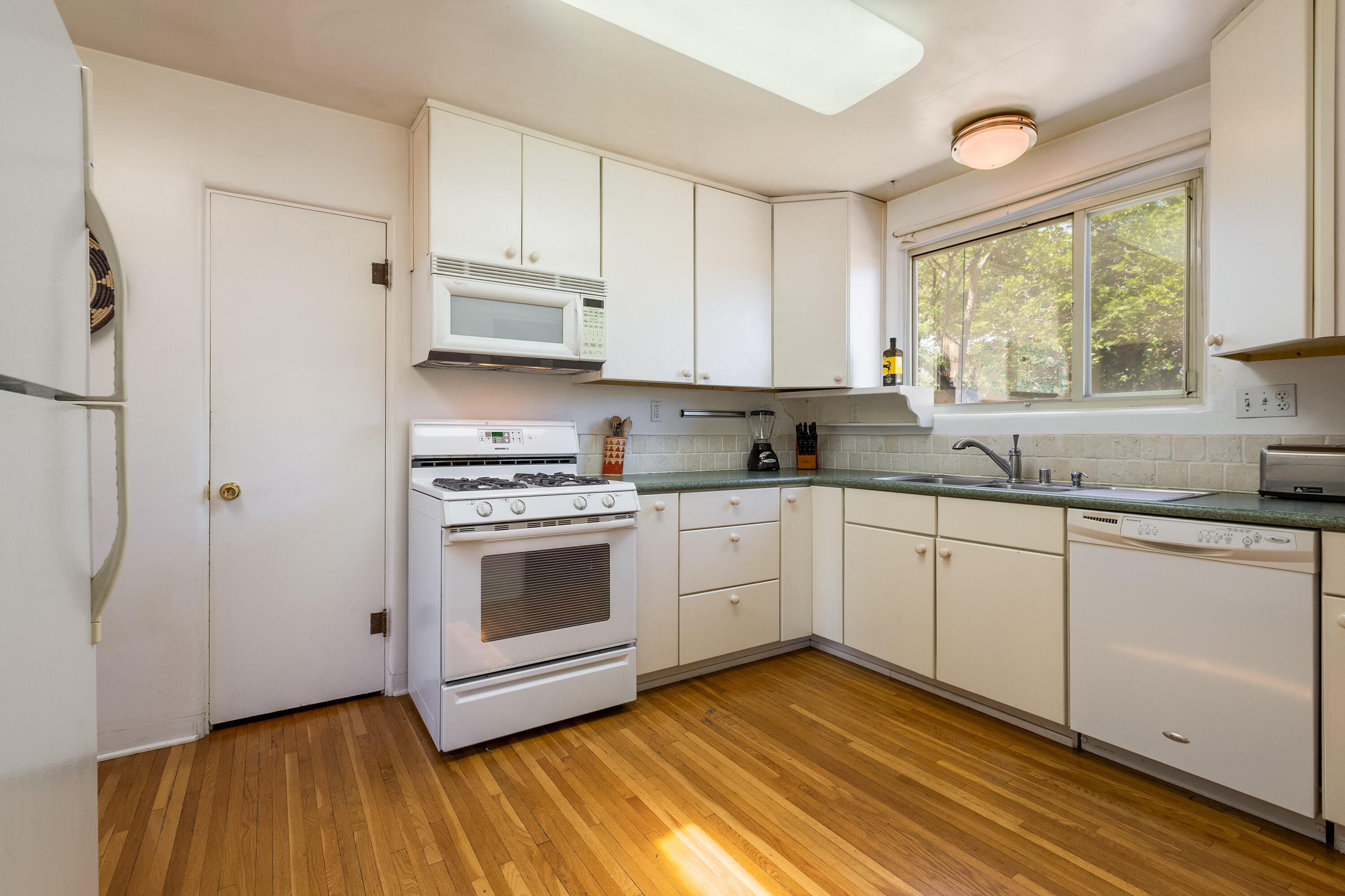 1009 Vassar Drive, Albuquerque, New Mexico image 10