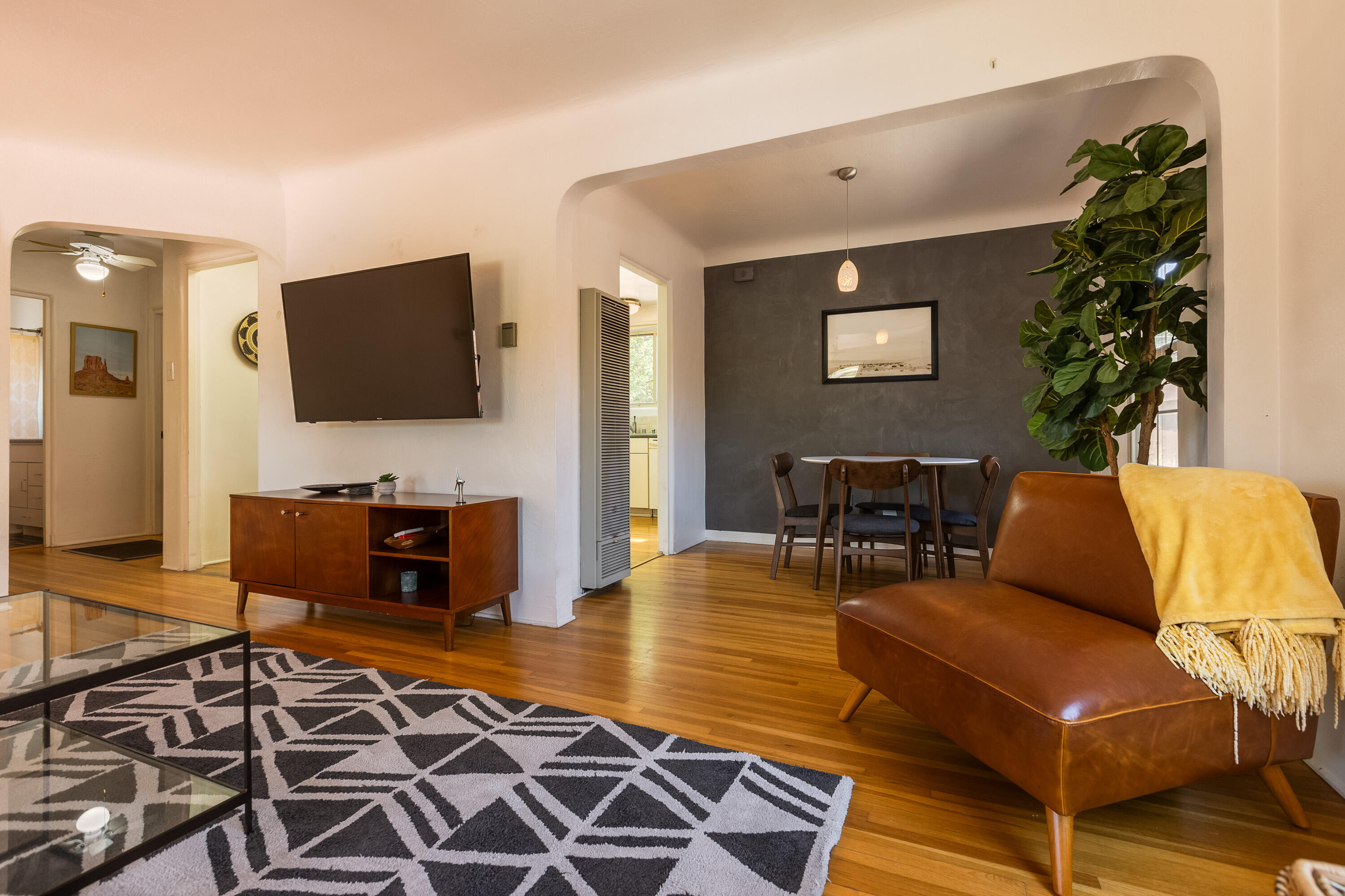 1009 Vassar Drive, Albuquerque, New Mexico image 7