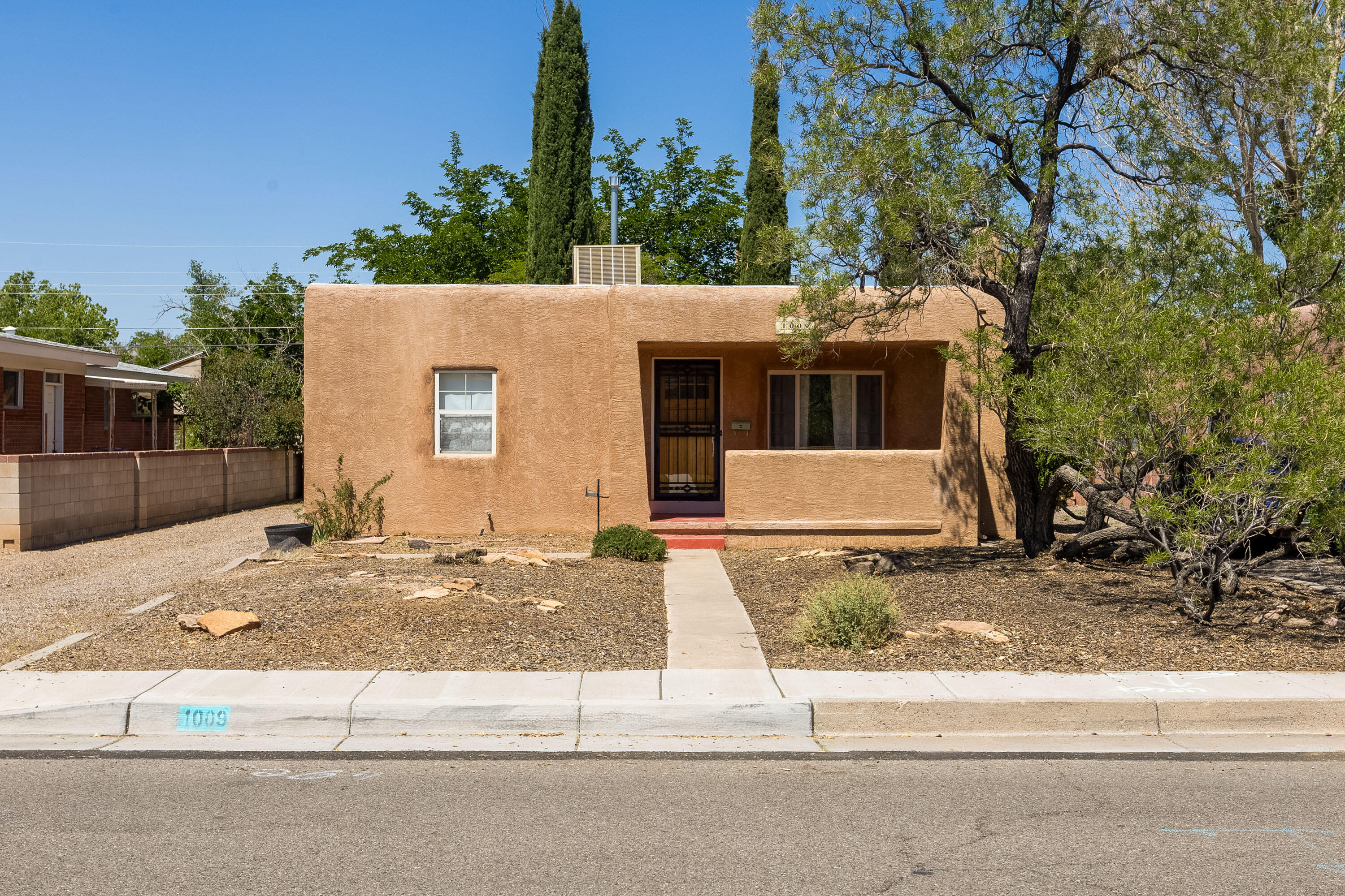 1009 Vassar Drive, Albuquerque, New Mexico image 1