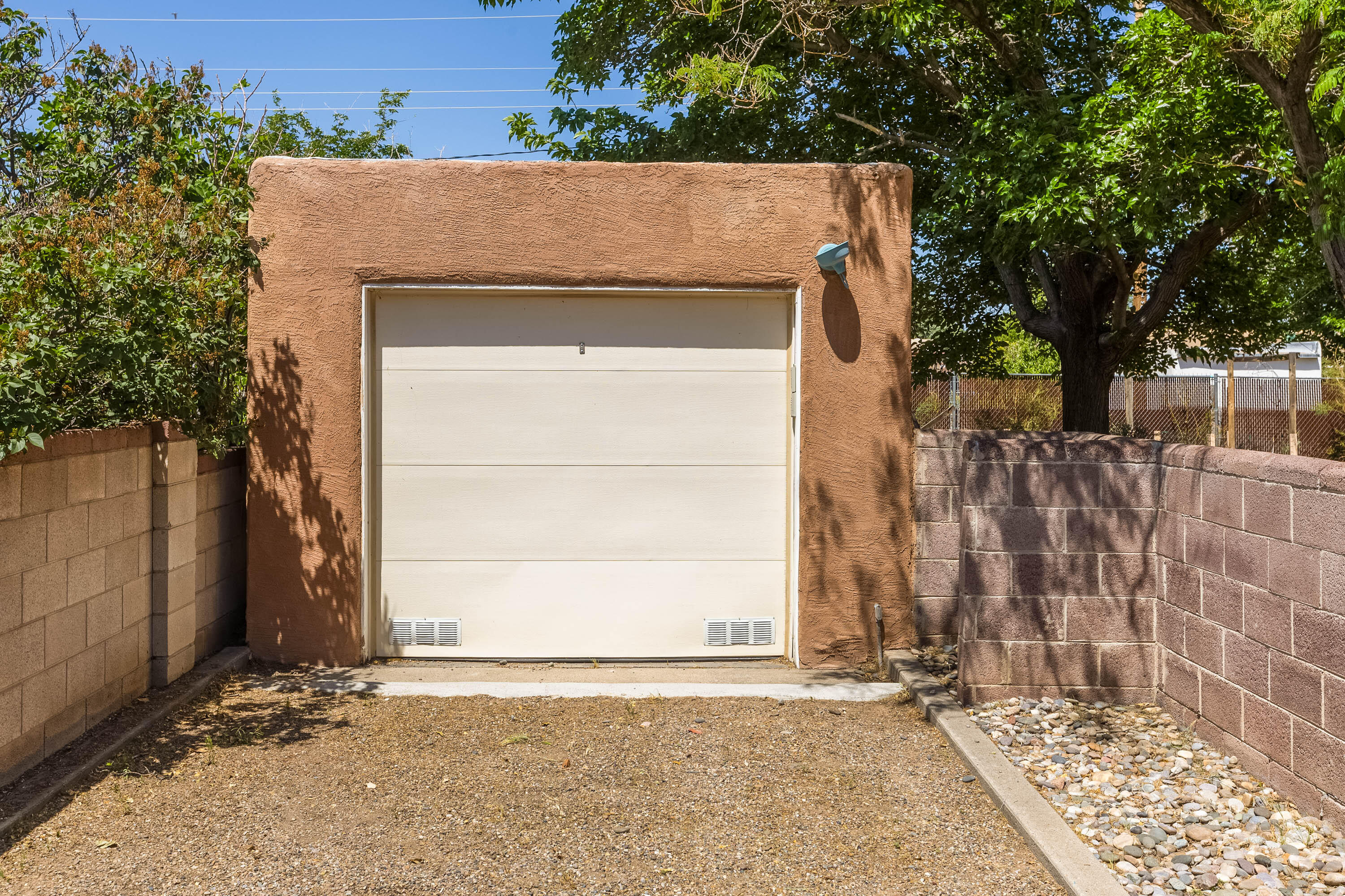 1009 Vassar Drive, Albuquerque, New Mexico image 3