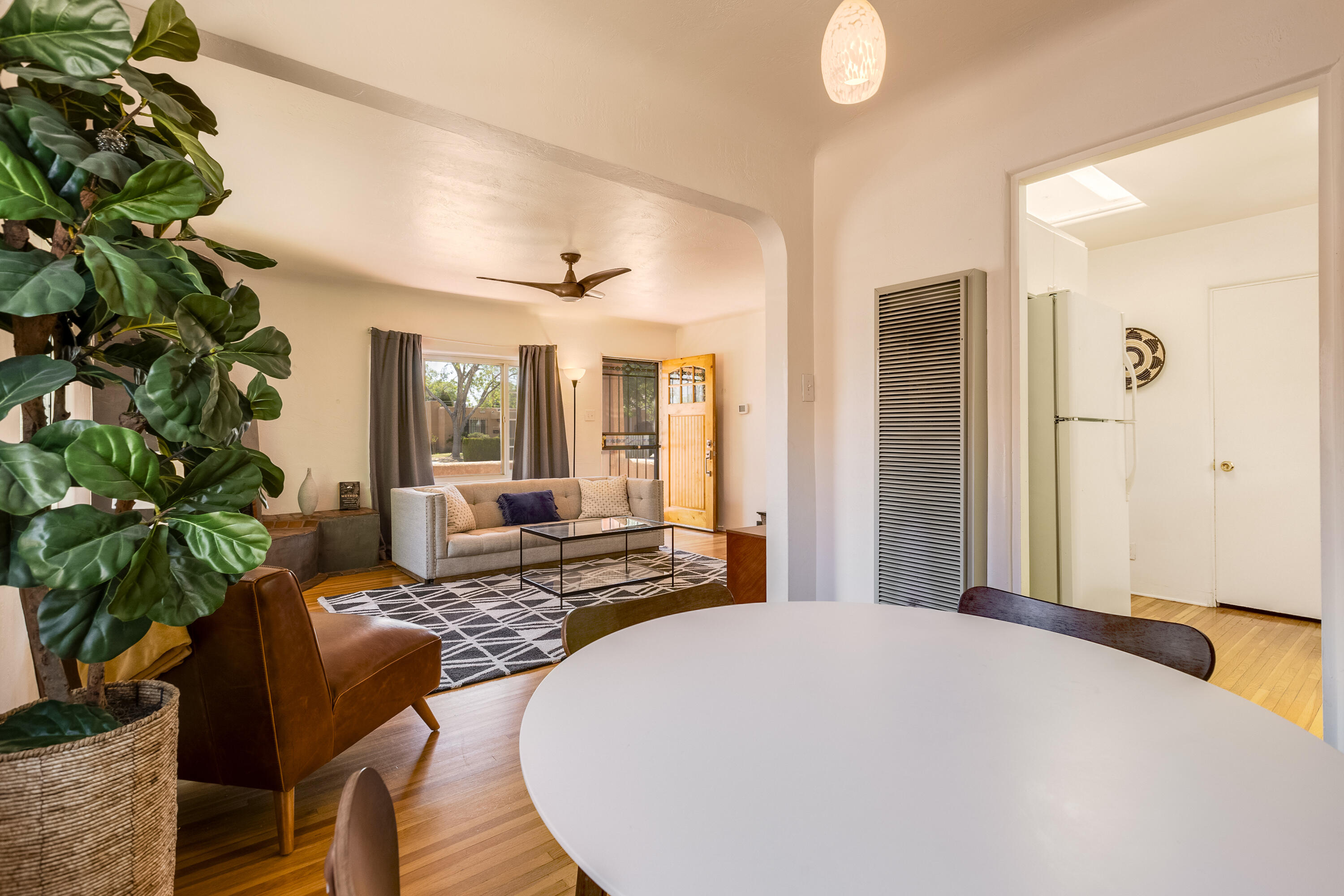 1009 Vassar Drive, Albuquerque, New Mexico image 9