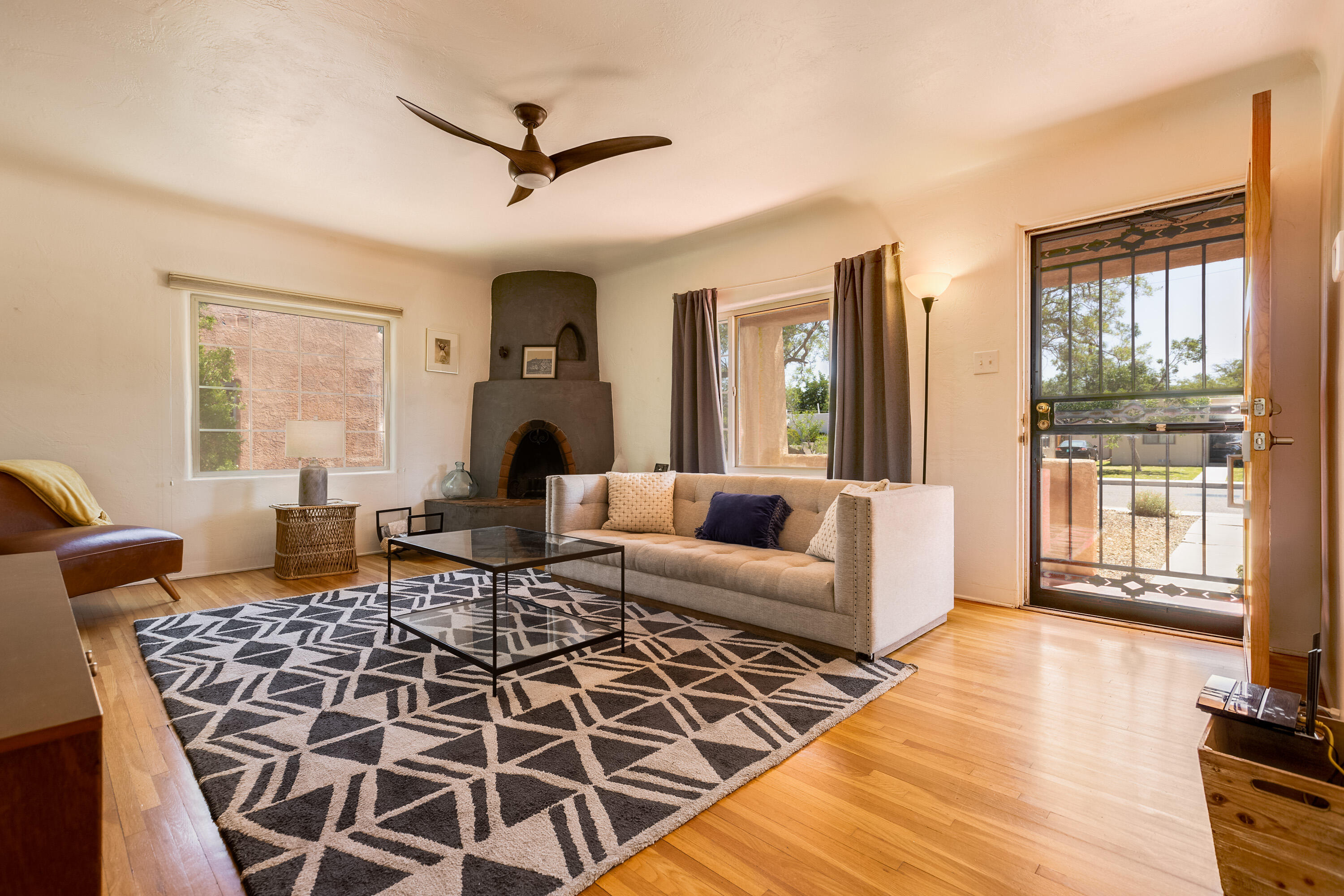 1009 Vassar Drive, Albuquerque, New Mexico image 5