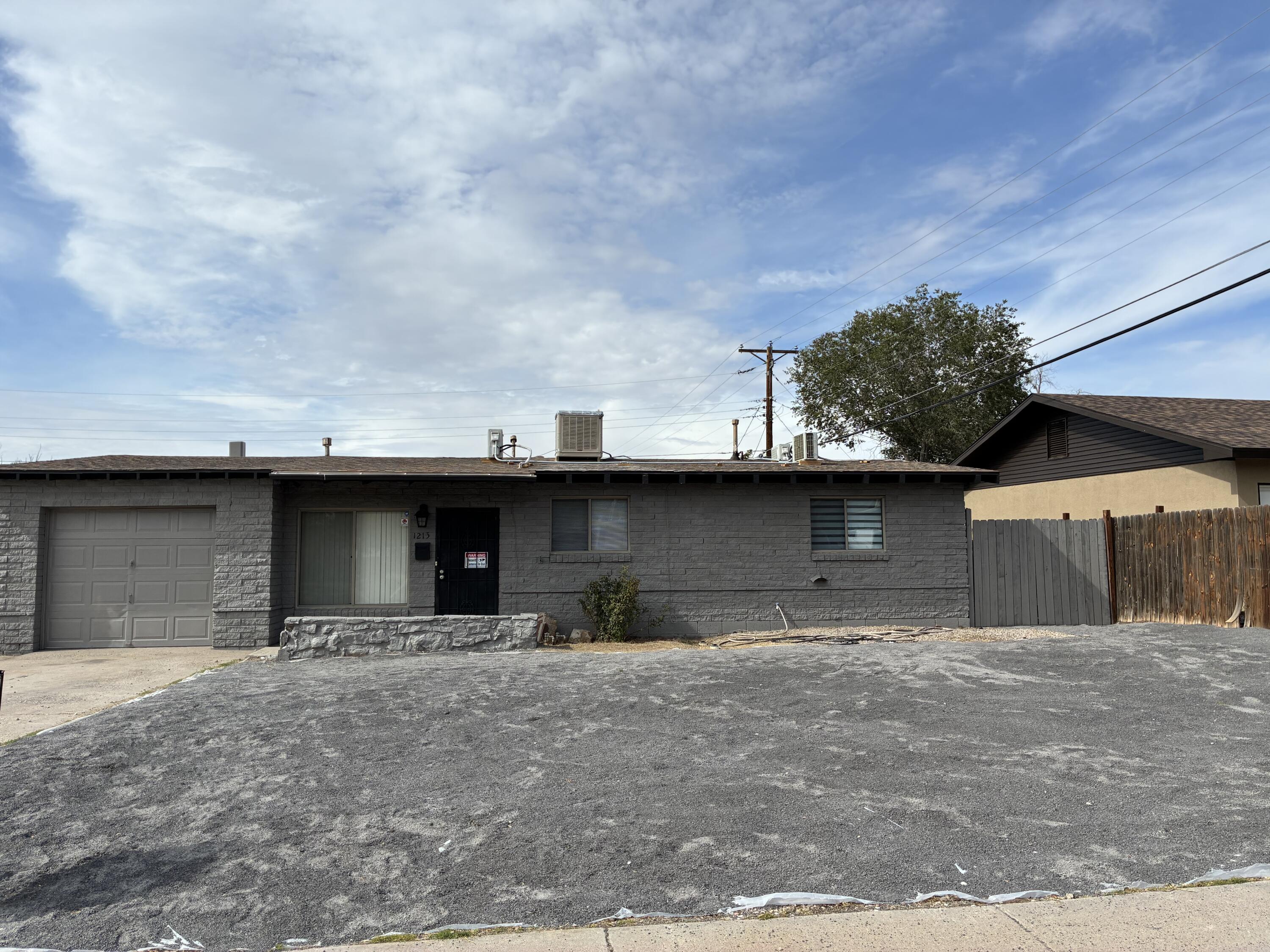 1215 Elizabeth Street NE