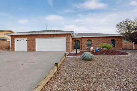 Homes For Sale - 943 Player Loop<br/> Rio Rancho, NM 87124