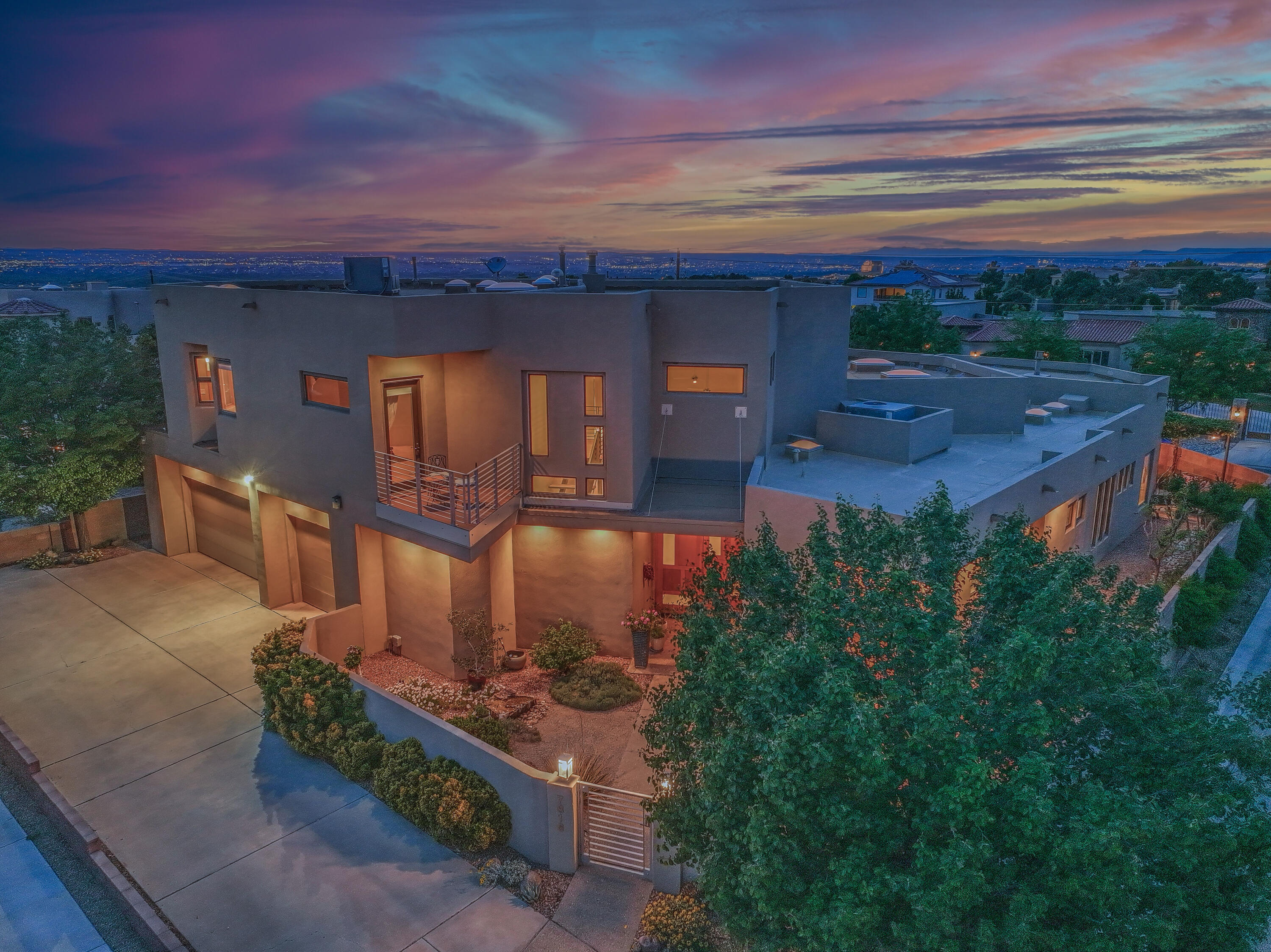 7816 FLORENCE Avenue NE