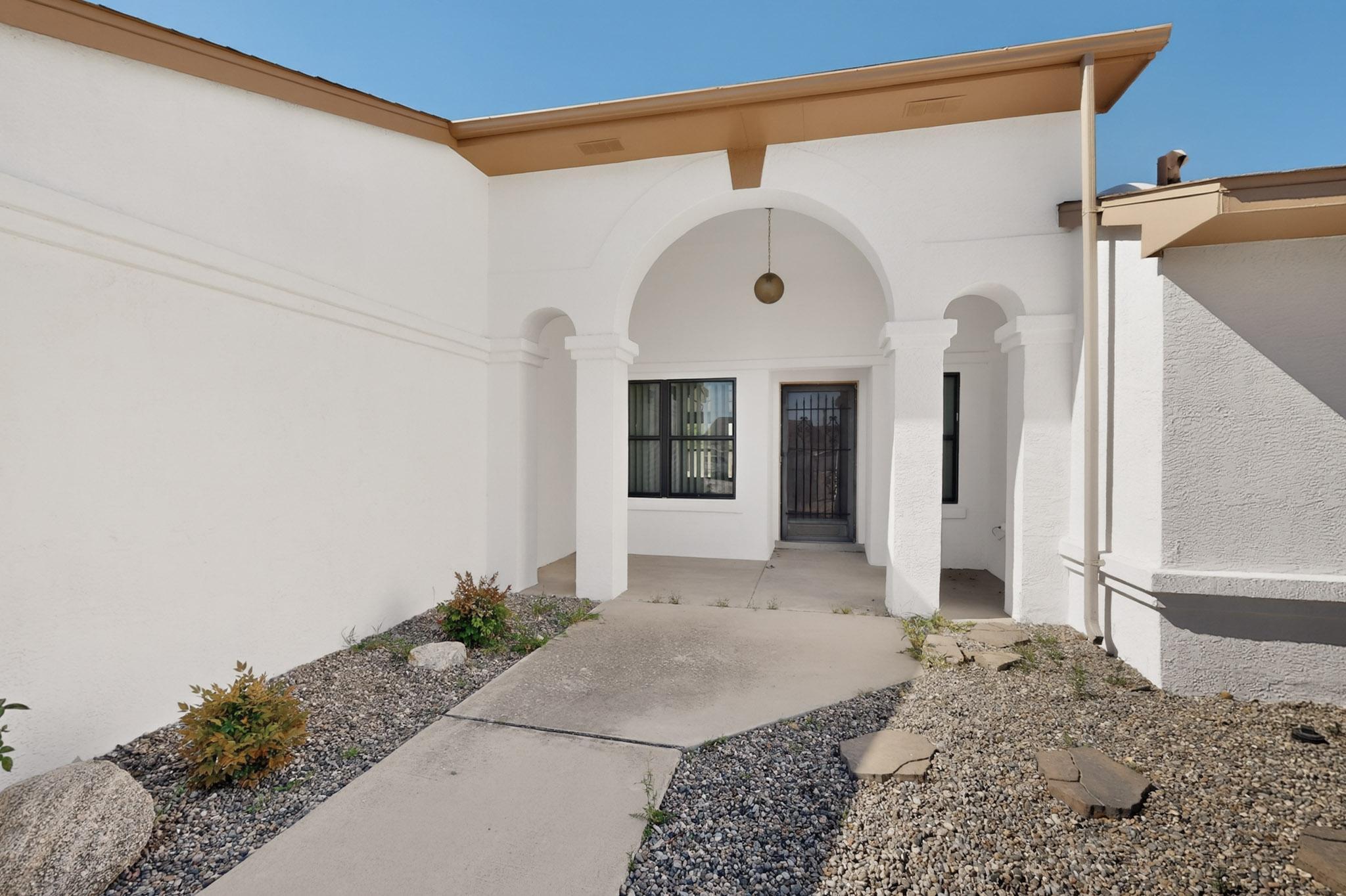 6200 Apache Plume Road NE