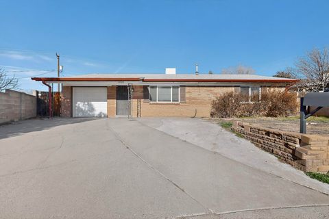 1828 Algodones Court NE Albuquerque NM 87112