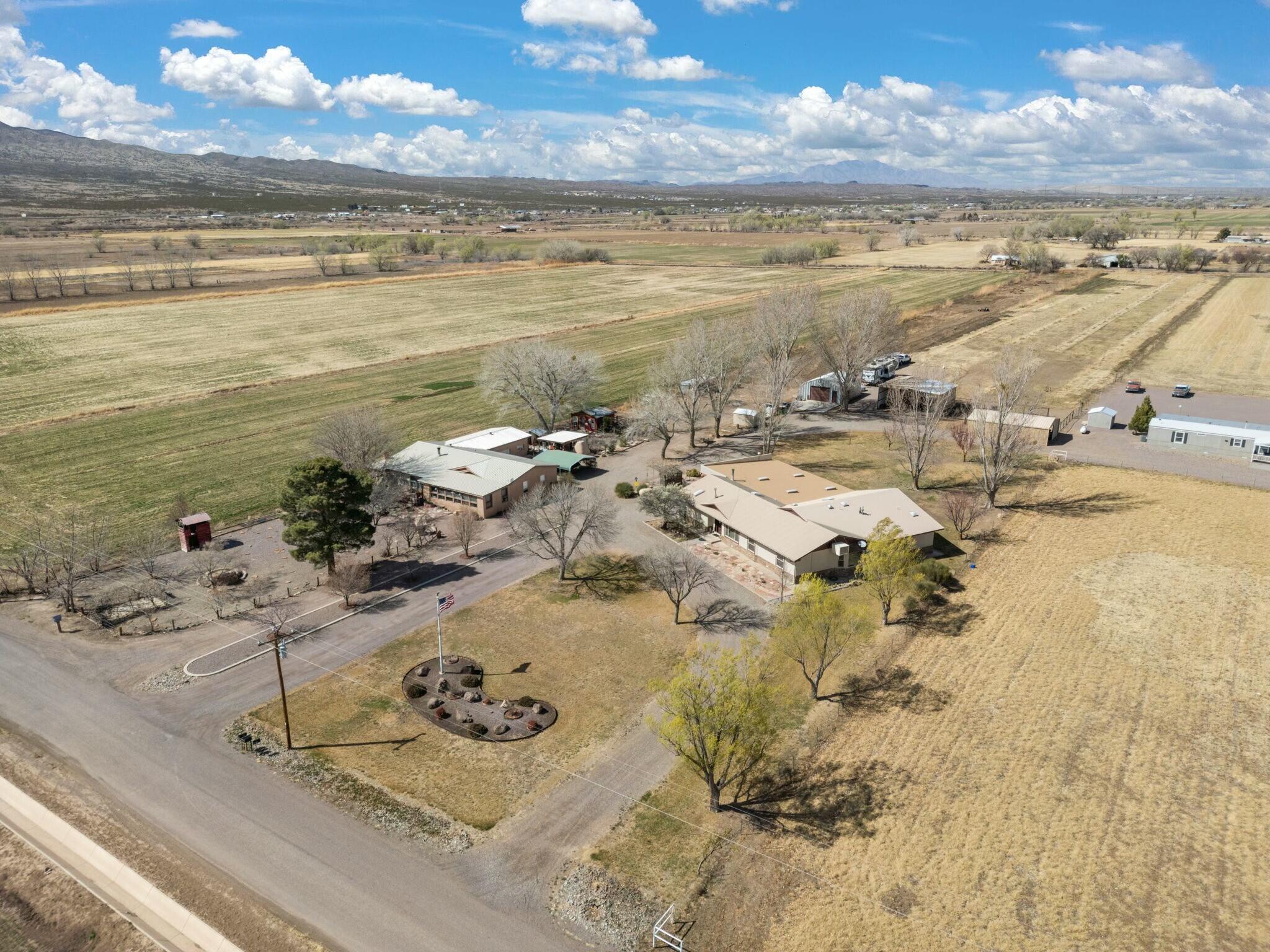 69 Midway Road, Lemitar, New Mexico image 2