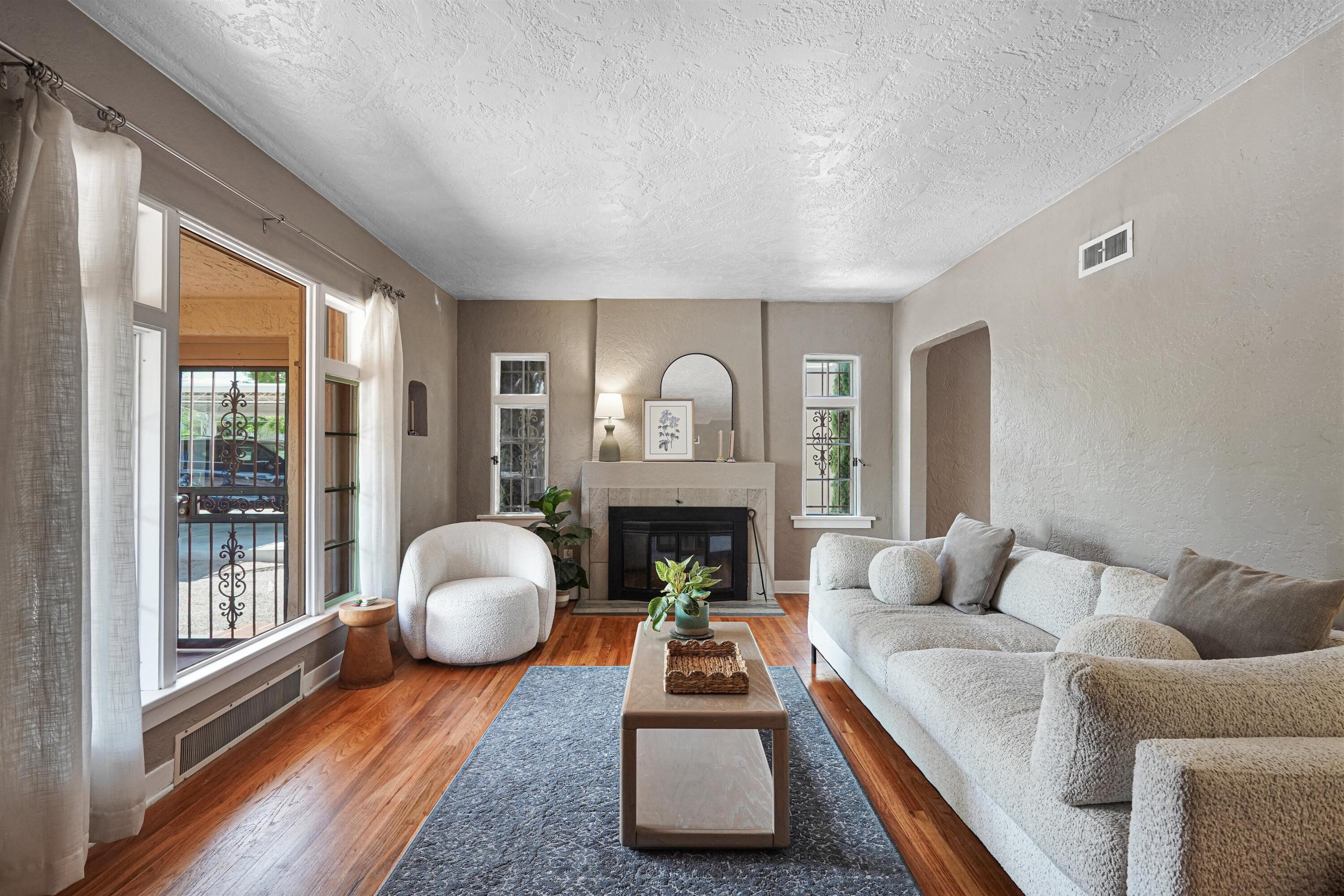 313 Carlisle Boulevard SE