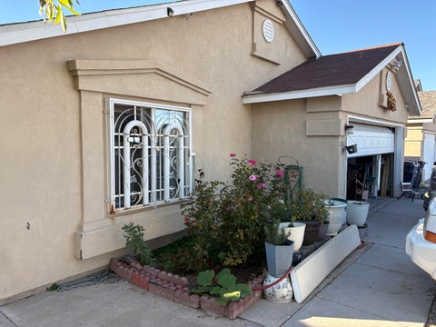 Photo of 1701 Desert Ridge Road SW, Albuquerque, NM 87121 (MLS # 1112408)