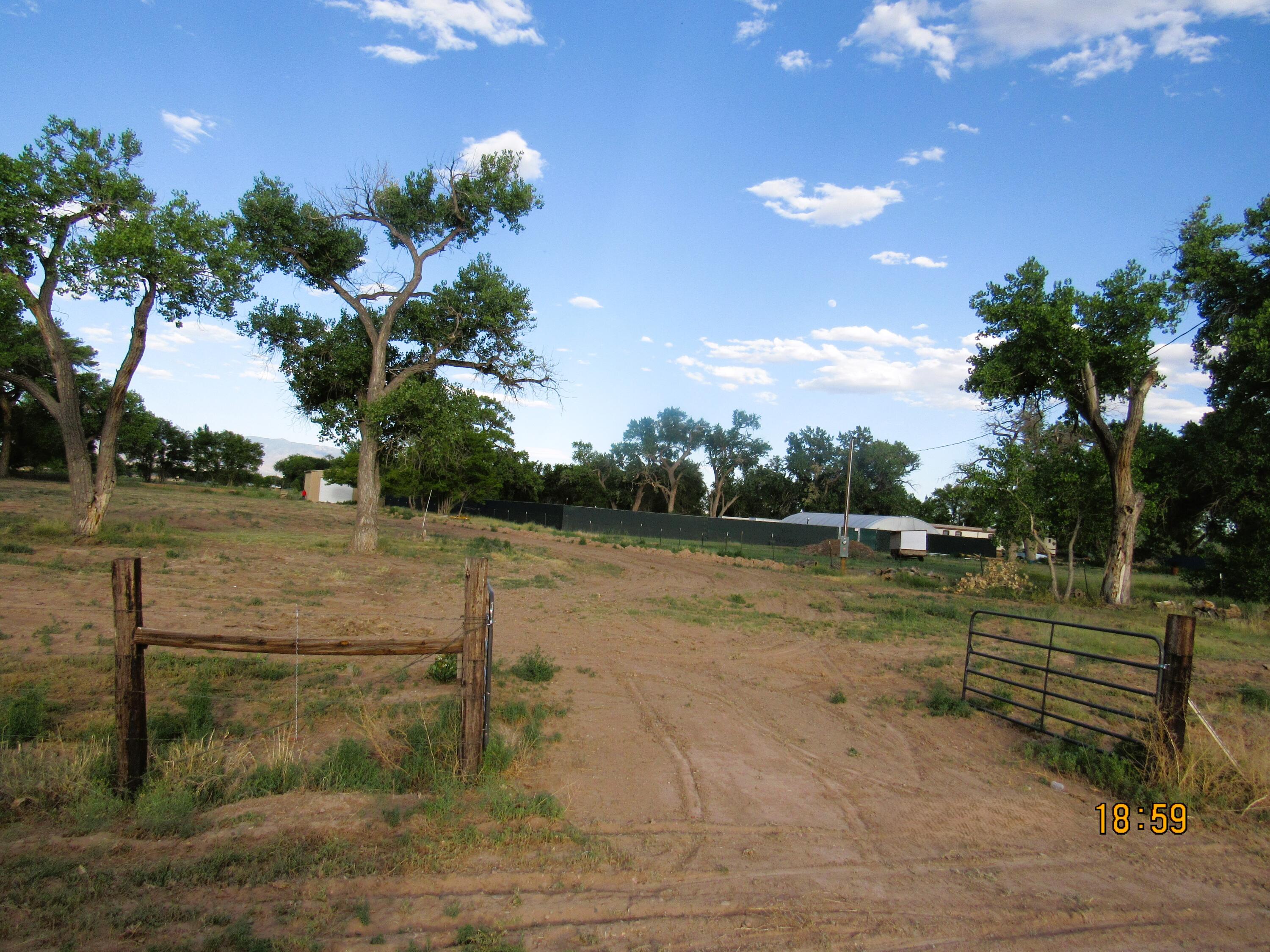 19 Cherokee Circle, Belen, New Mexico image 2