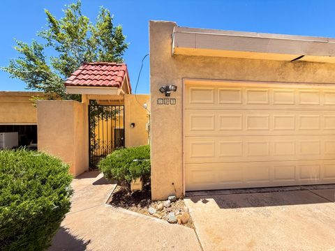 Townhouse For Sale - 523 Pinon Creek Road<br/> Albuquerque, NM 87123