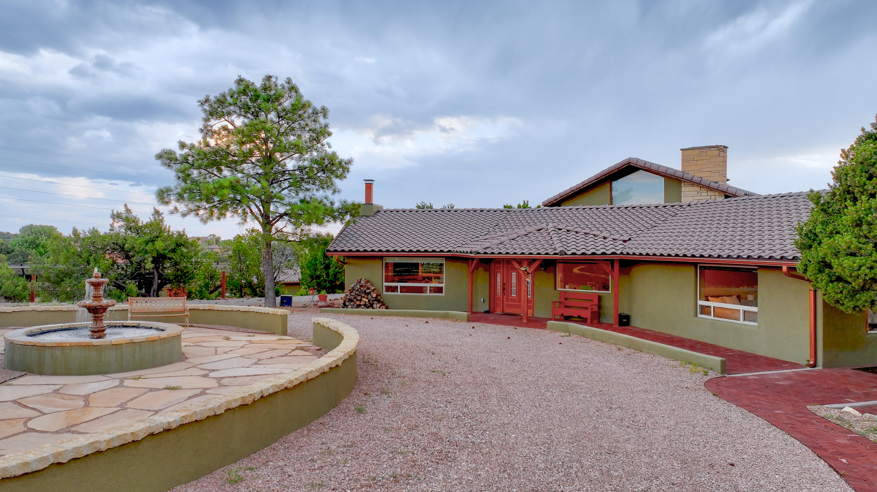 102 Rabbit Road, Santa Fe, New Mexico image 3