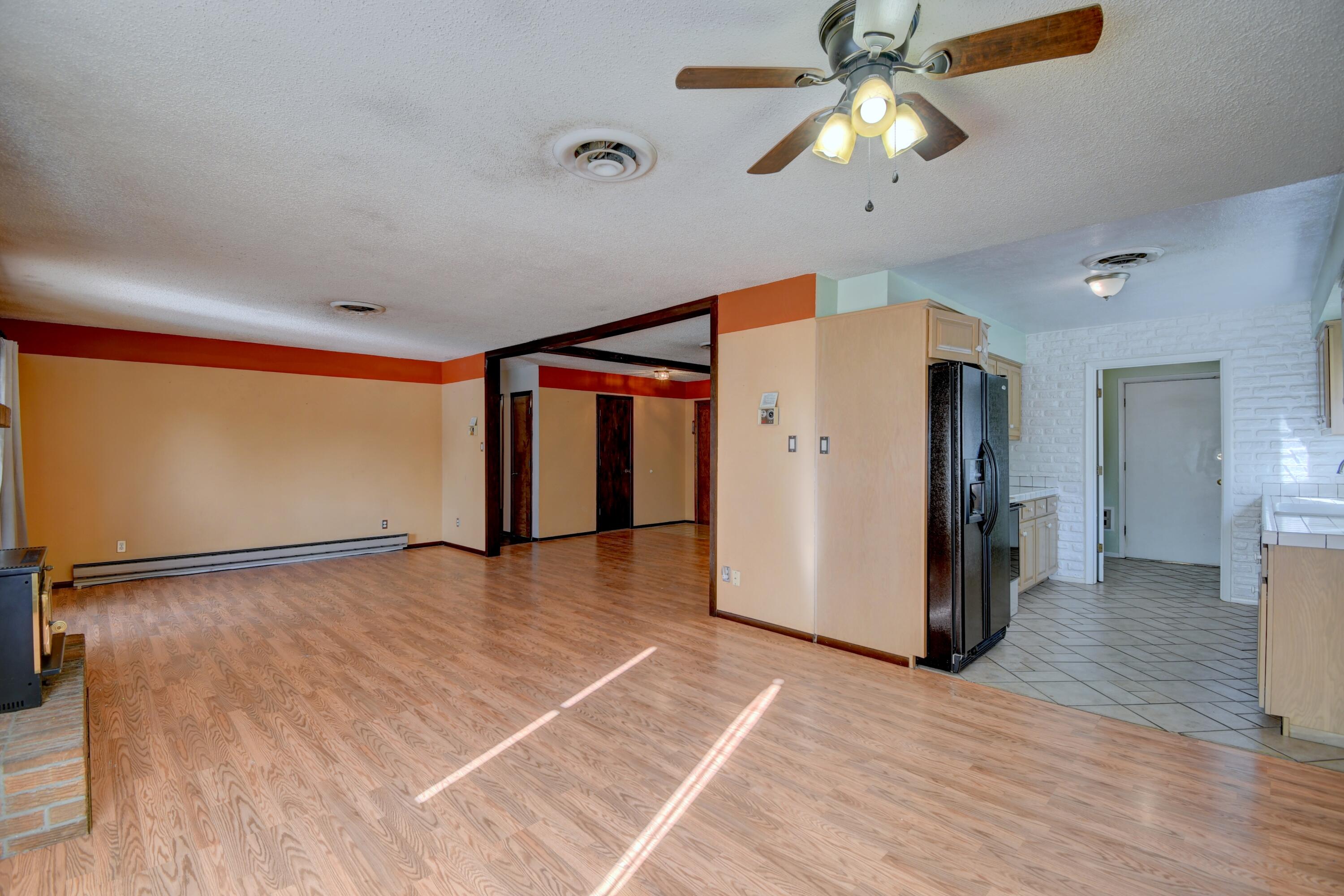 6348 Avenida La Costa NE