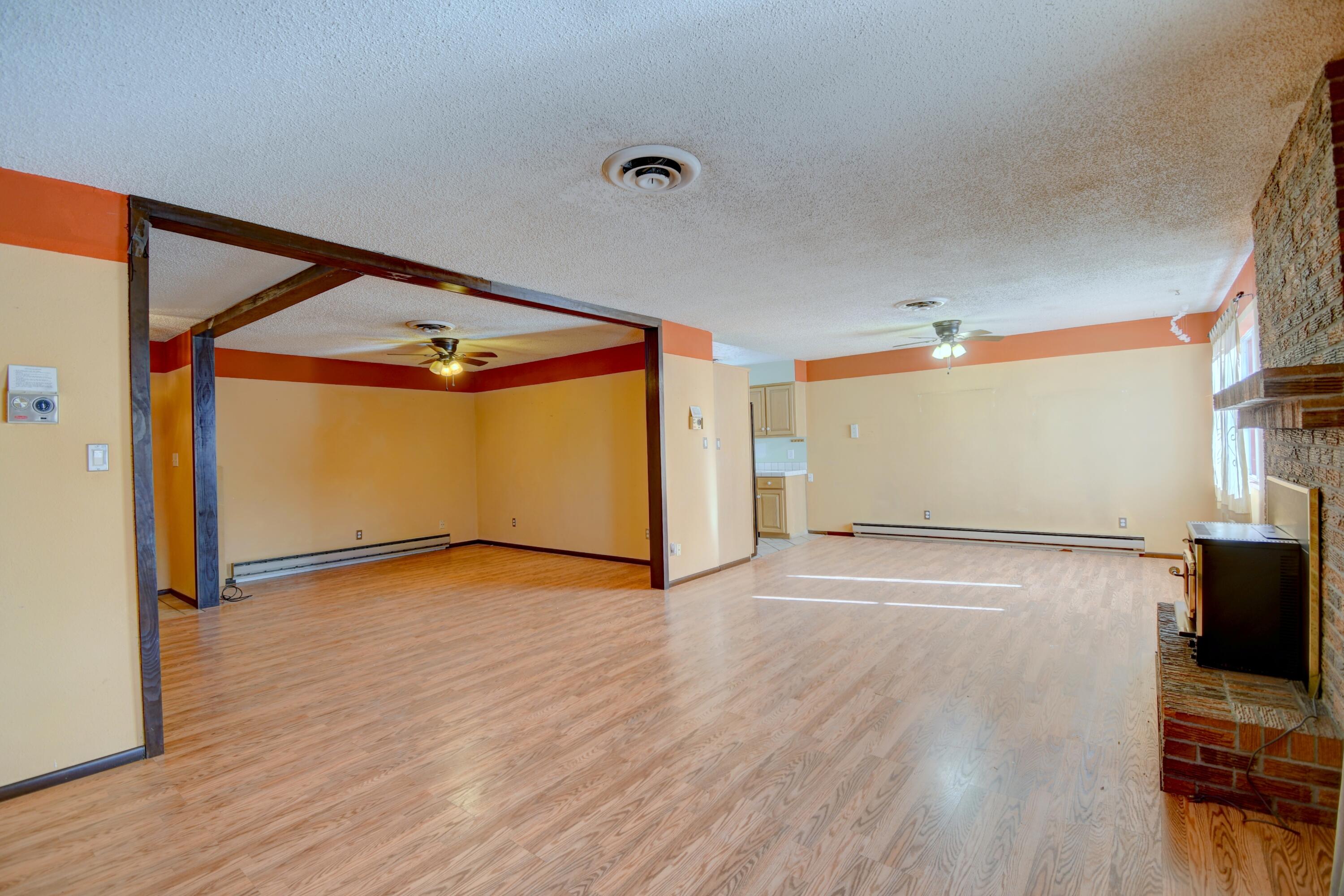 6348 Avenida La Costa NE