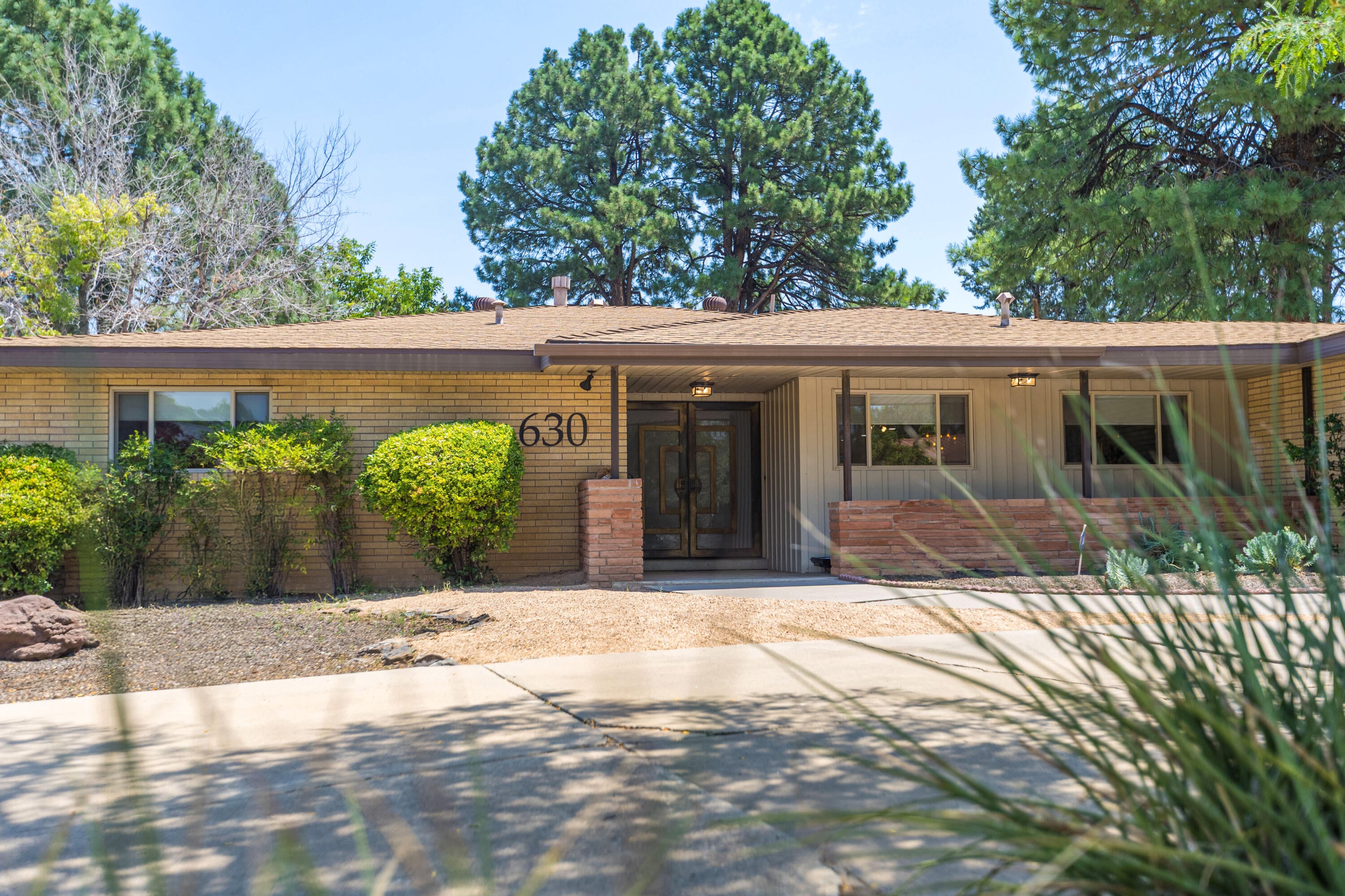 630 Sierra Drive SE