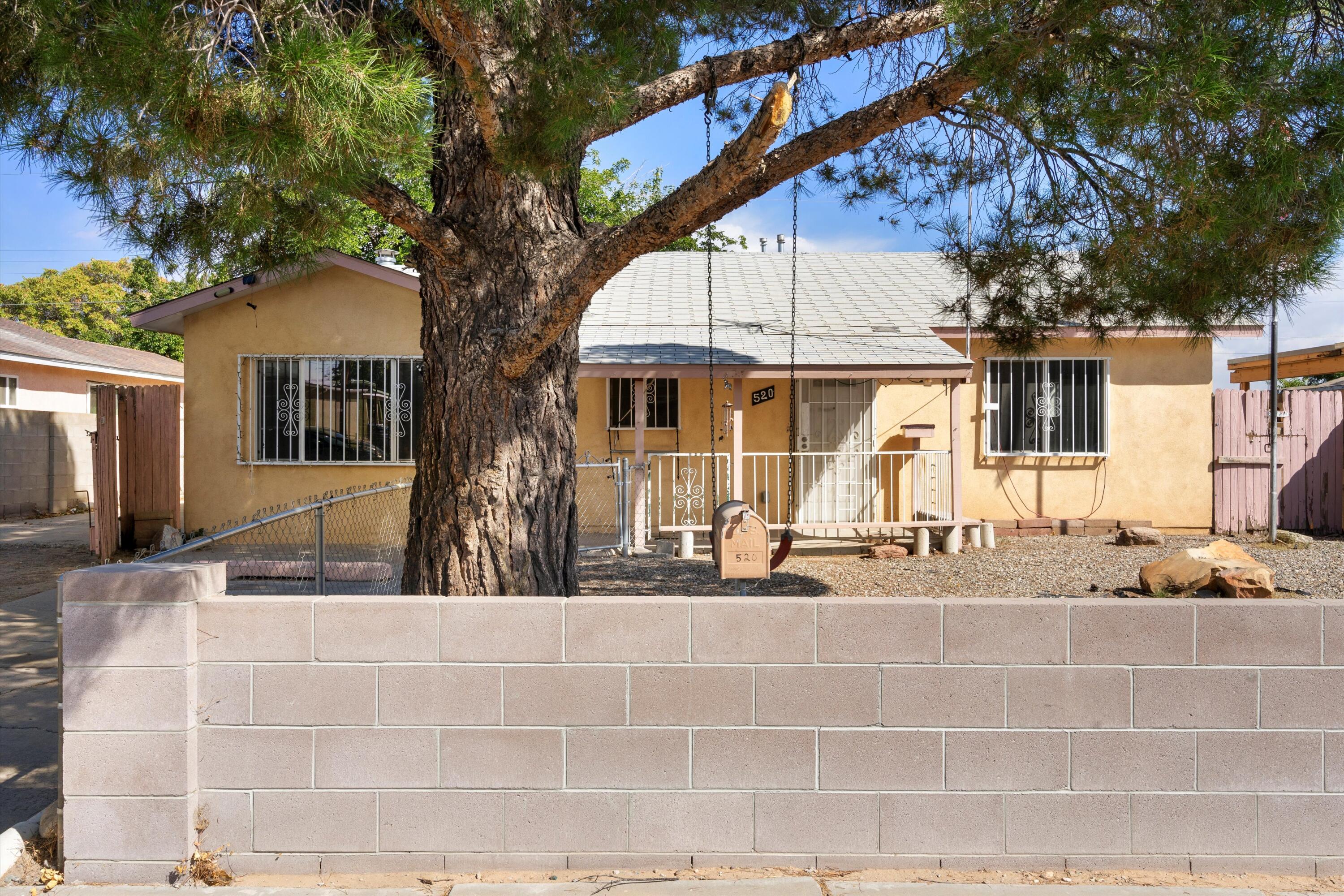 520 61st Street, Albuquerque, New Mexico image 1