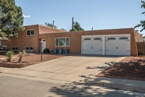 Homes For Sale - 4508 Piedra Blanca Street<br/> Bernalillo County, Albuquerque, NM 87111