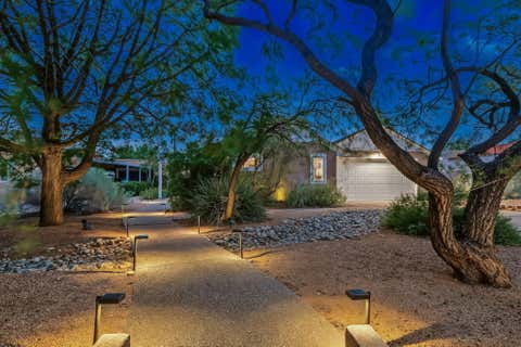 Photo of 1008 Parkland Place SE, Albuquerque, NM 87108 (MLS # 1108791)