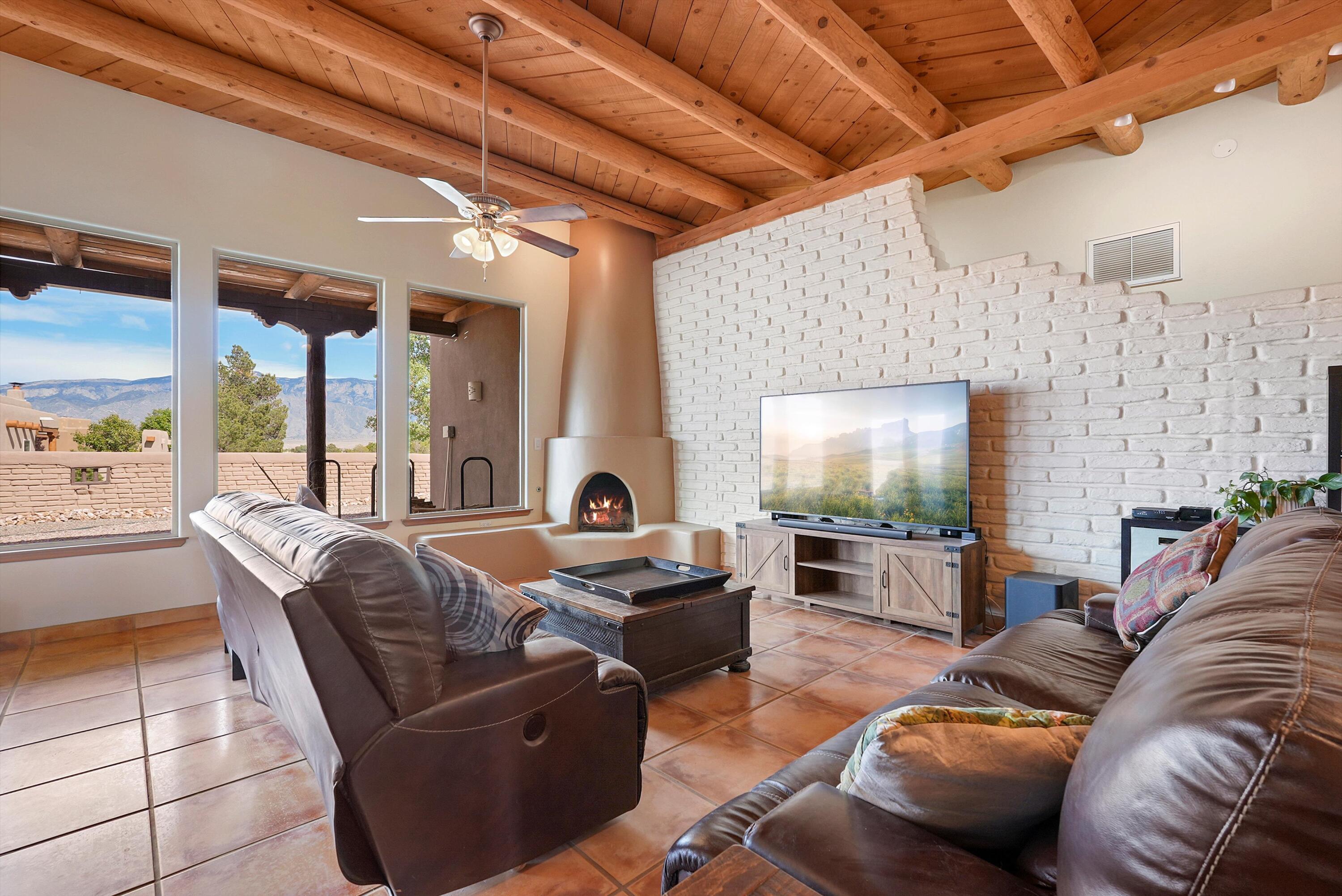 40 El Dorado Road, Corrales, New Mexico image 9