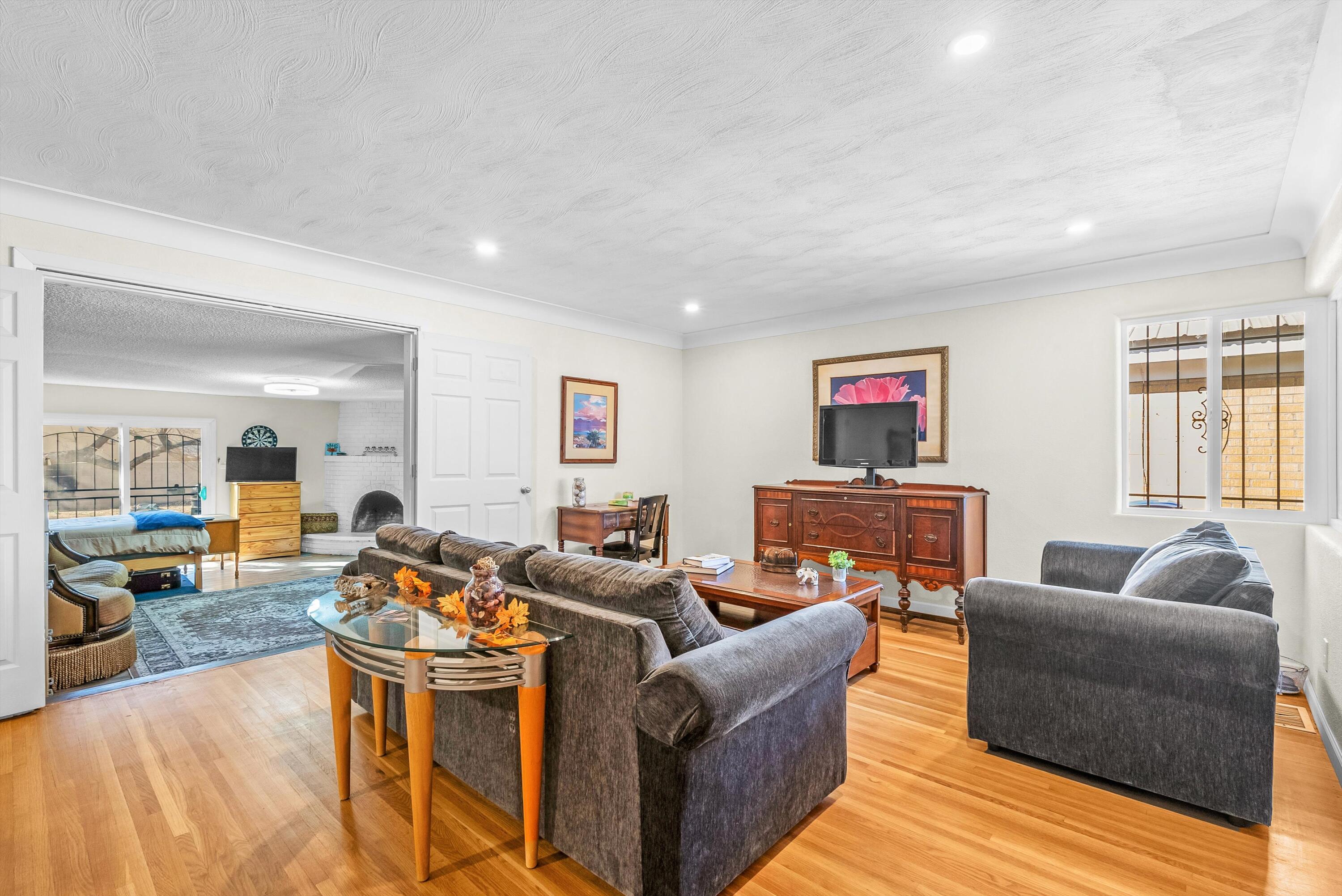 937 Cardenas Drive SE