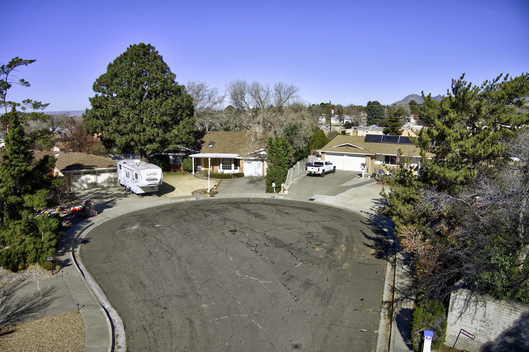 1009 Morina Court NE