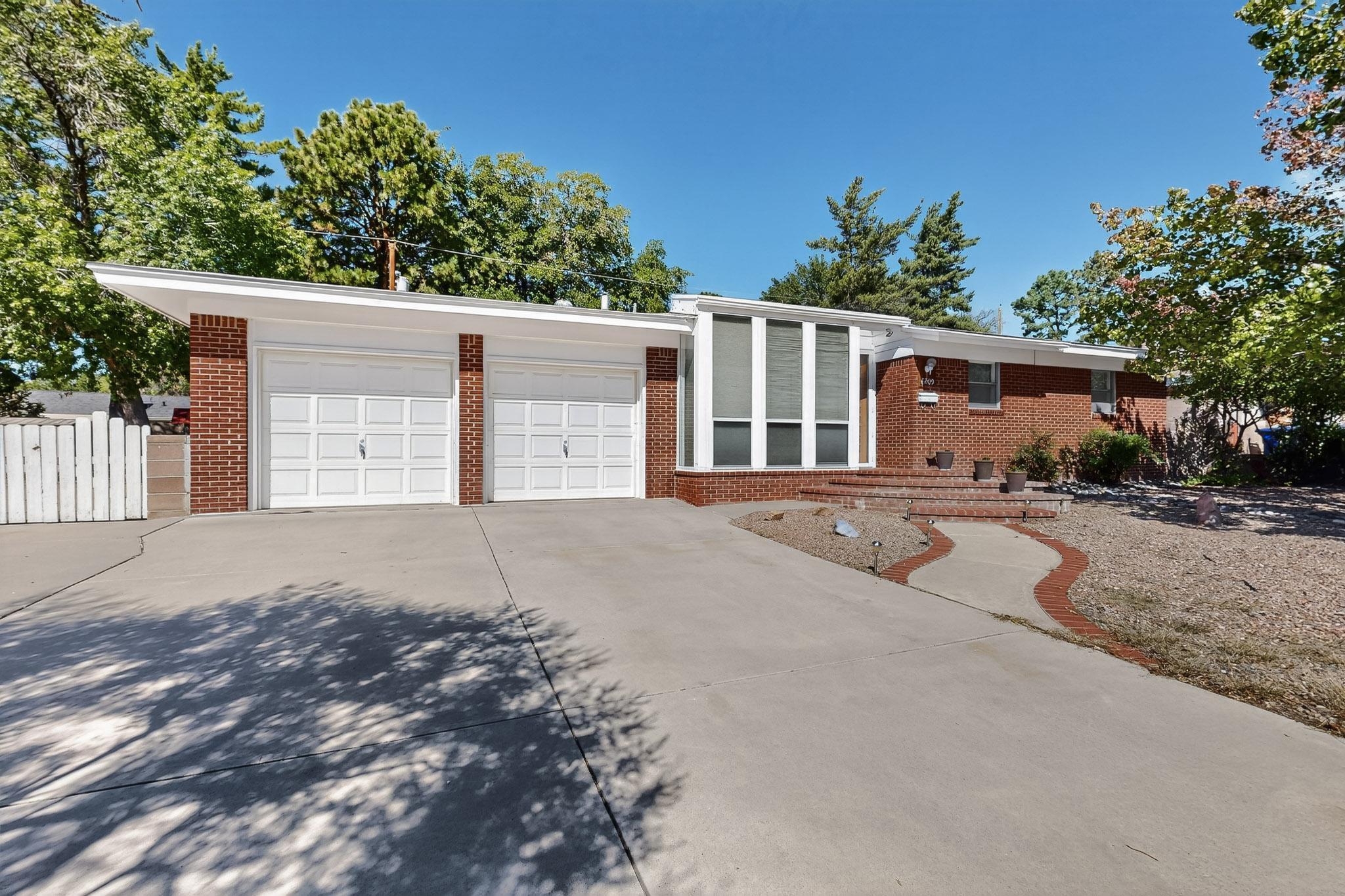 8205 Connecticut Street NE