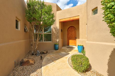Photo of 4901 Valle Rio Trail NW, Albuquerque, NM 87120 (MLS # 1092995)