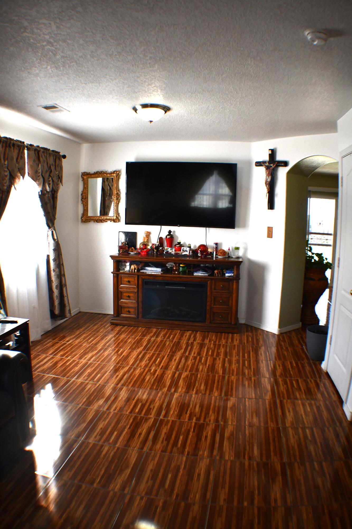 6 Tome Vista Drive, Los Lunas, New Mexico image 3