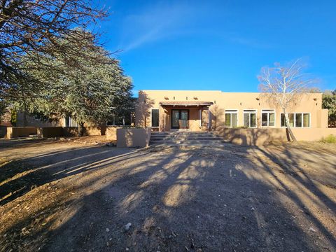 Photo of 625 Camino De Corrales Del, Corrales, NM 87048 (MLS # 1095453)