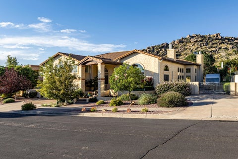 Homes For Sale - 14021 Wind Mountain Road<br/> Bernalillo County, Albuquerque, NM 87112