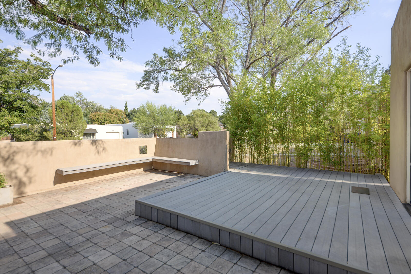 521 GRACELAND Drive SE