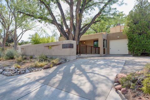 Photo of 521 GRACELAND Drive SE, Albuquerque, NM 87108 (MLS # 1089802)