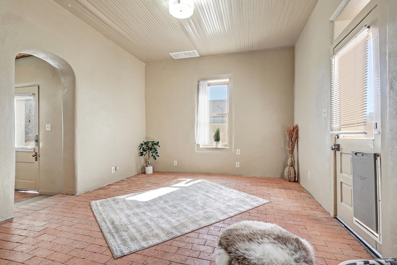 5110 Guadalupe Trail NW