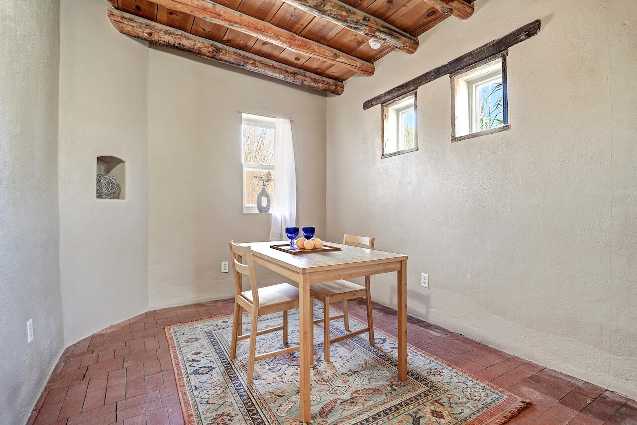 5110 Guadalupe Trail NW