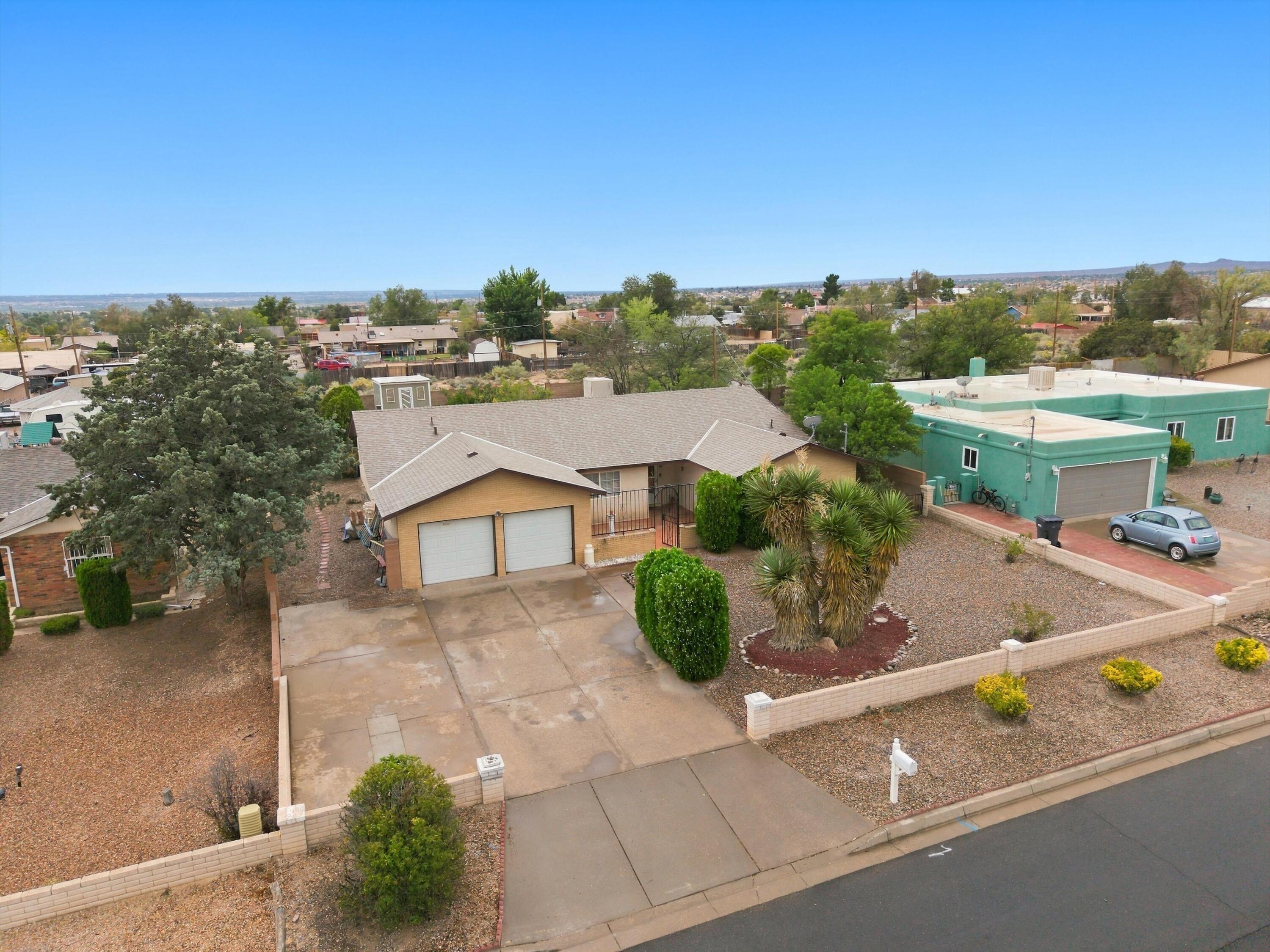3102 May Circle SE