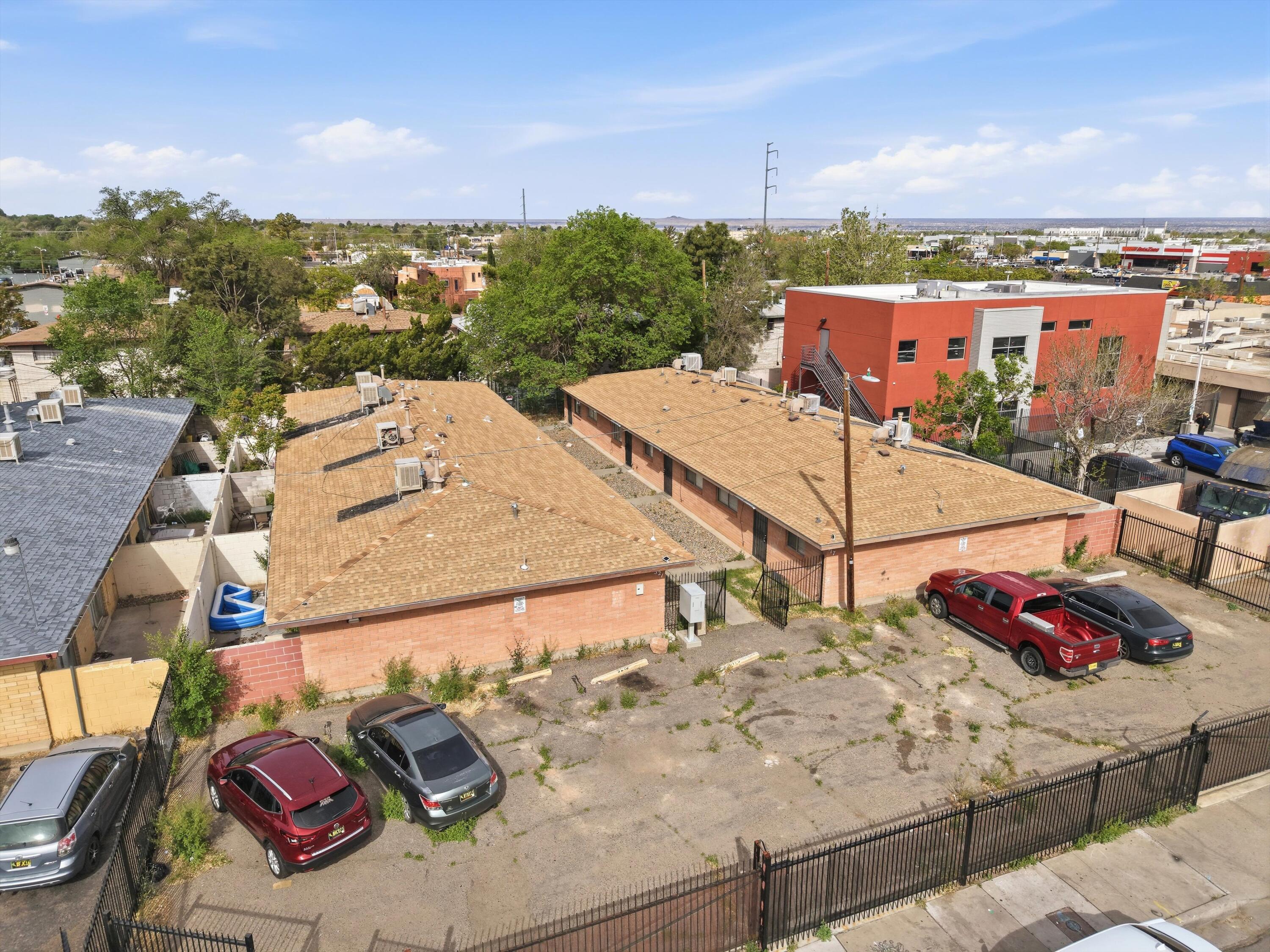 521 Palomas Drive SE