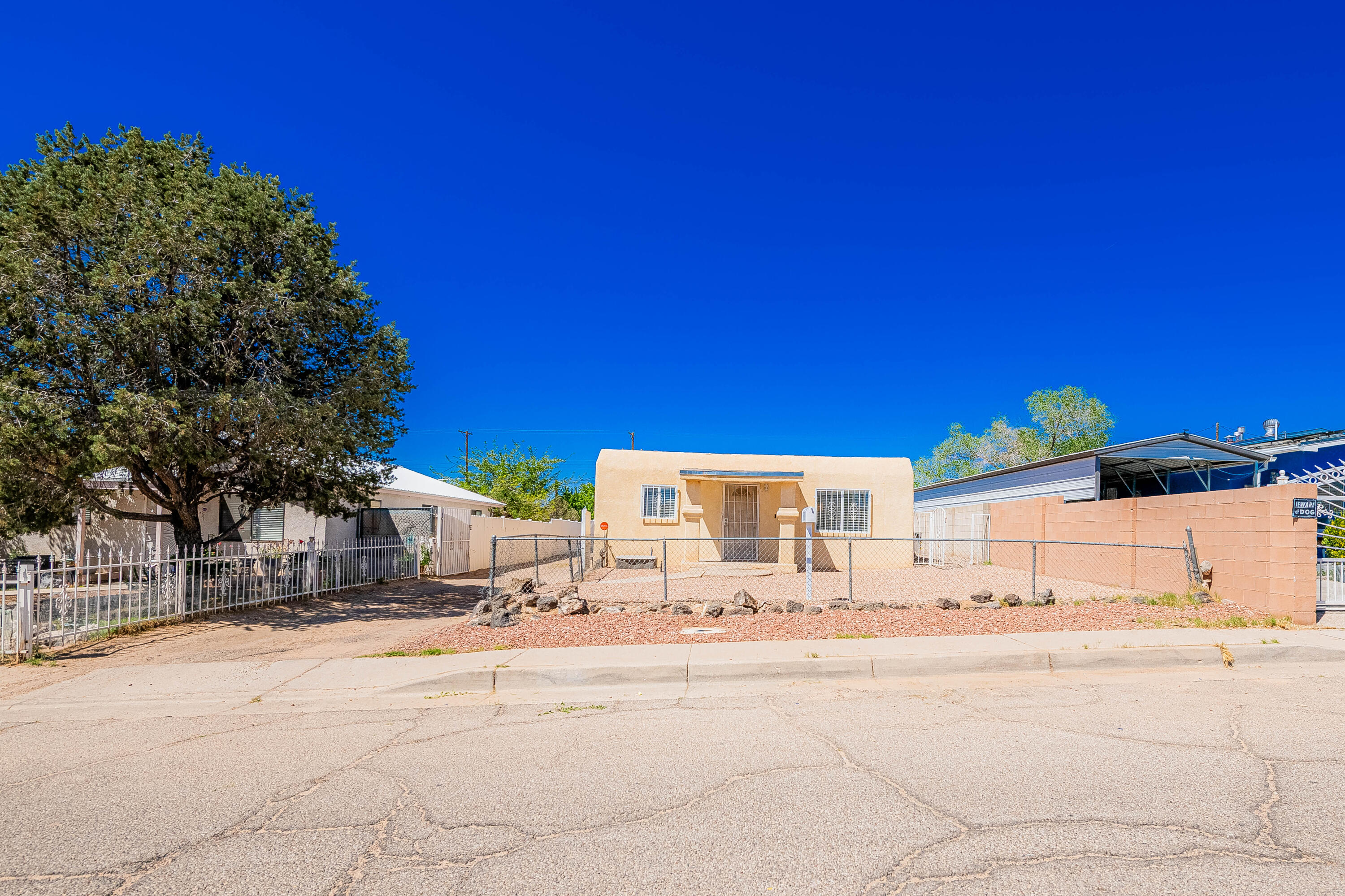 217 65th Street, Albuquerque, New Mexico image 1