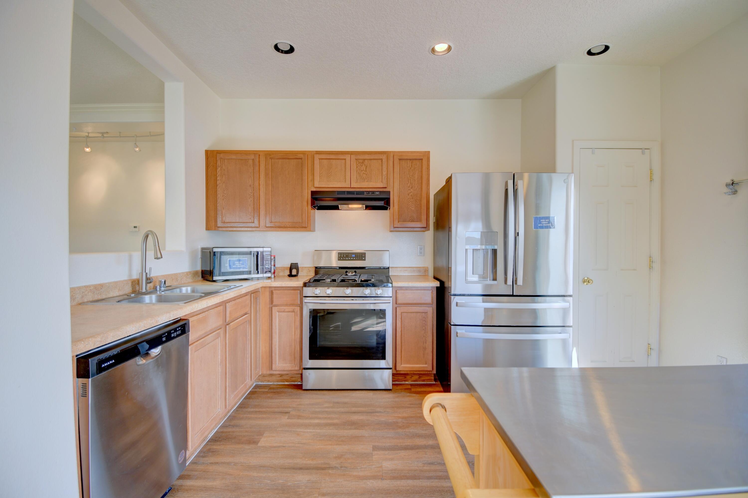 2916 McKinnon Way SW