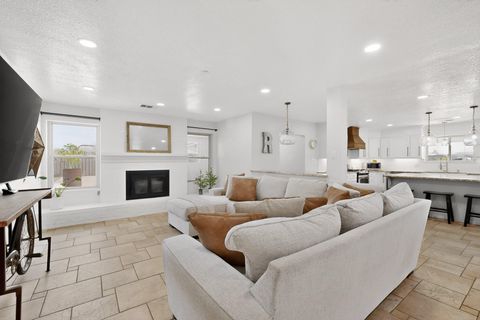 Photo of 2801 Acequia Drive SW, Albuquerque, NM 87105 (MLS # 1100972)