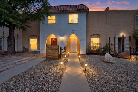 Townhouse For Sale - 4619 Overland Street<br/> Bernalillo County, Albuquerque, NM 87109