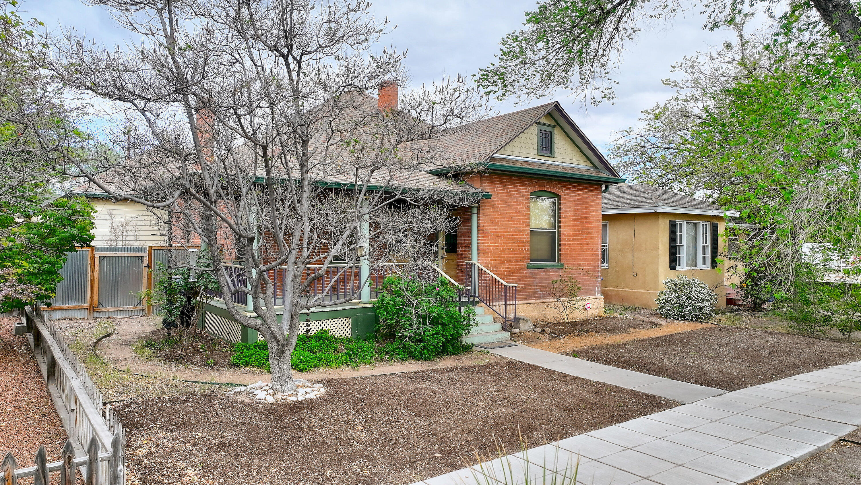 318 Walter Street, Albuquerque, New Mexico image 2