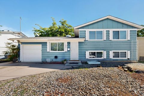 Photo of 2904 June Street NE, Albuquerque, NM 87122 (MLS # 1092556)
