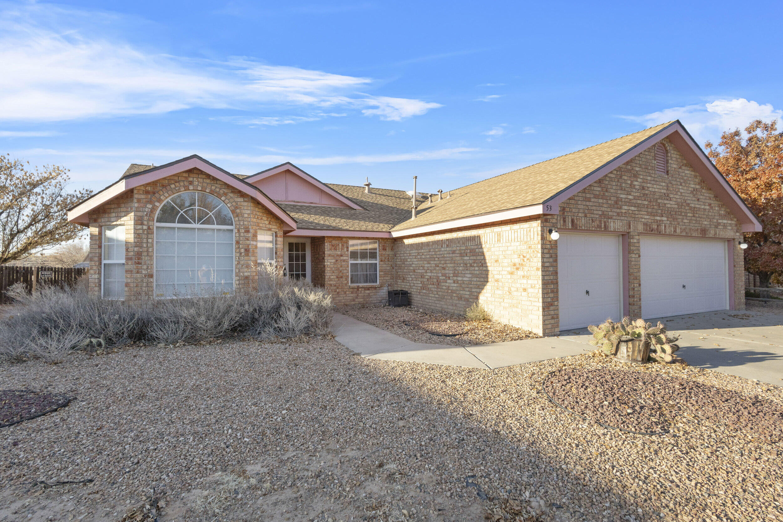 53 Juniper Avenue, Los Lunas, New Mexico image 1