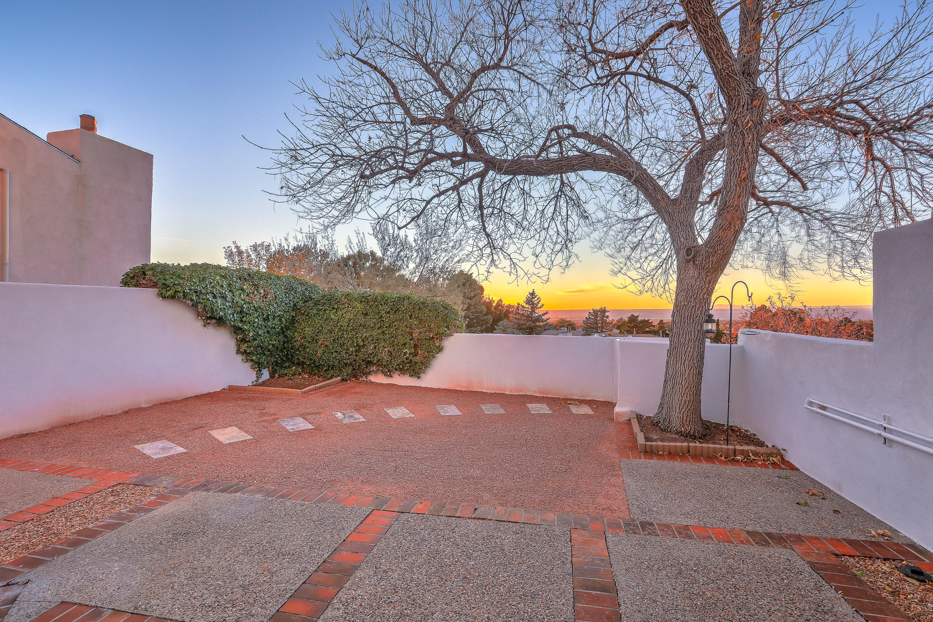 7 La Villita Court, Albuquerque, New Mexico image 38